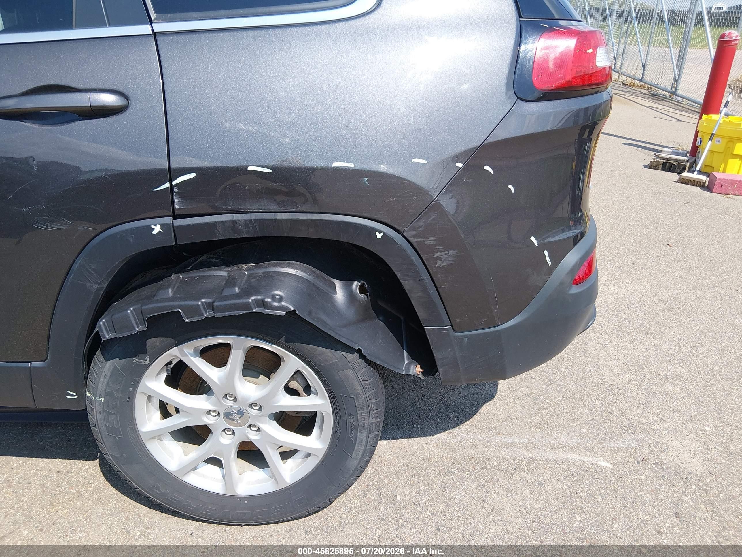 2014 Jeep Cherokee Latitude Gray vin: 1C4PJMCS9EW230009