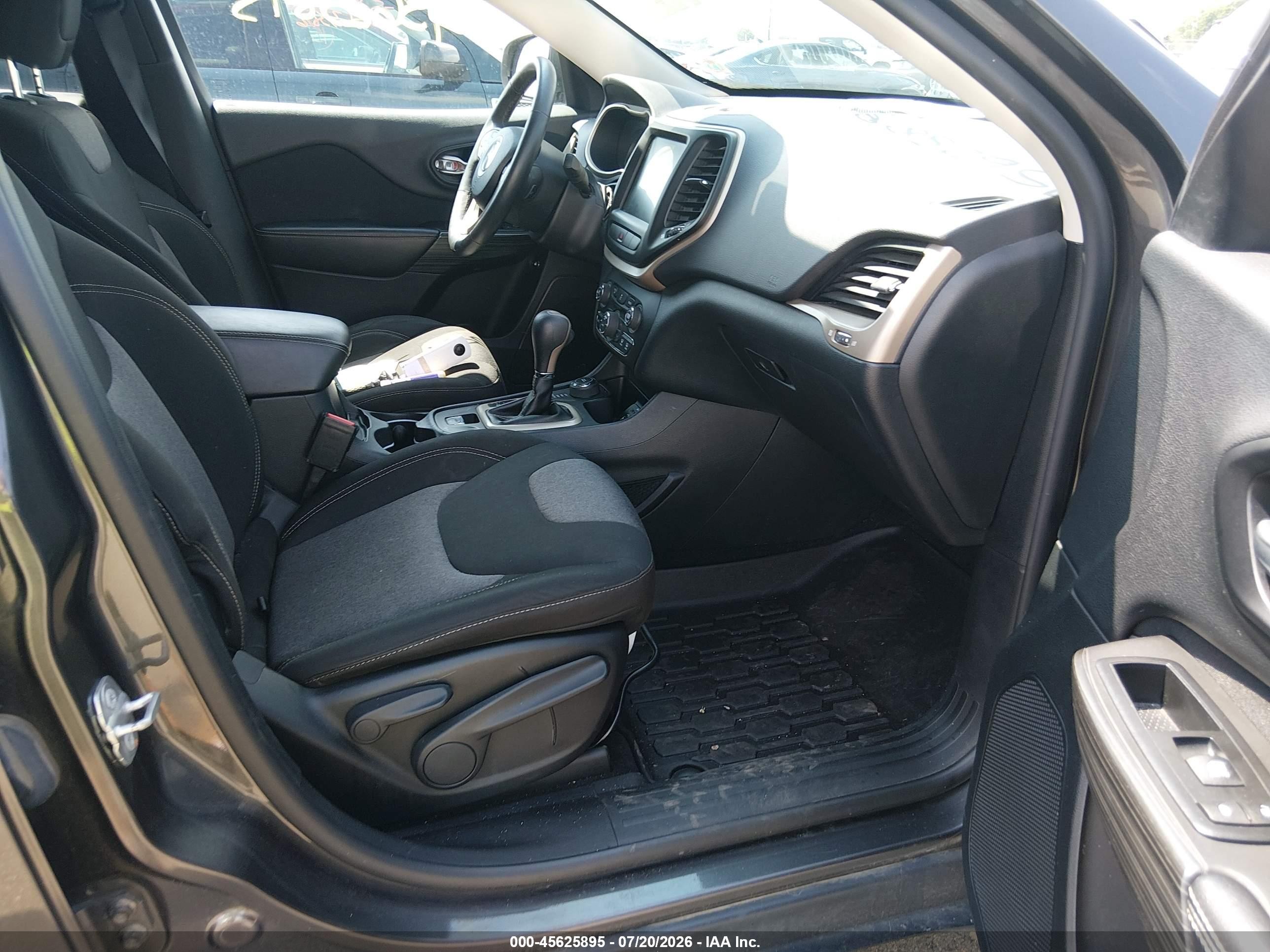 2014 Jeep Cherokee Latitude Gray vin: 1C4PJMCS9EW230009