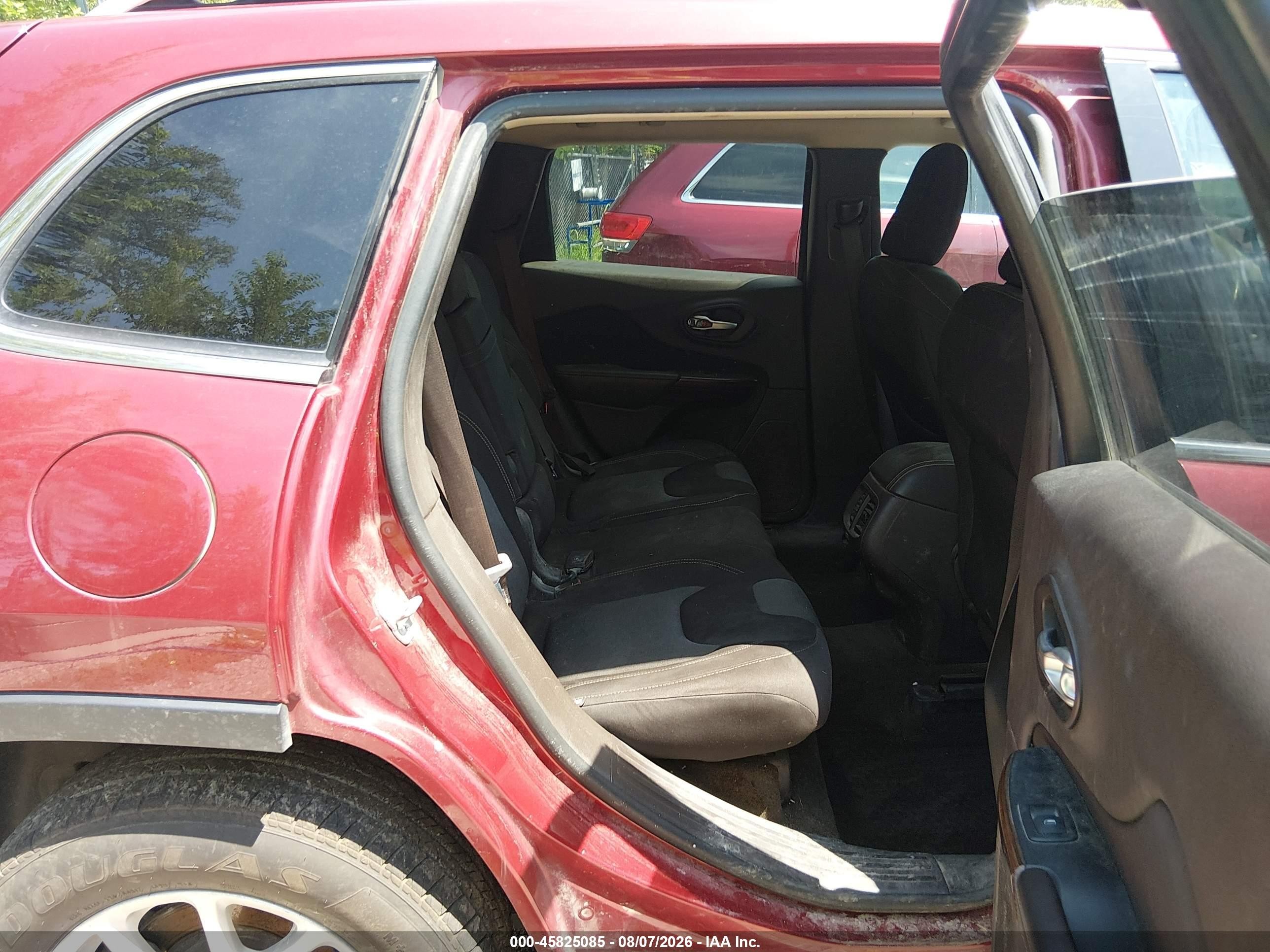 2014 Jeep Cherokee Latitude Red vin: 1C4PJMCS9EW247991