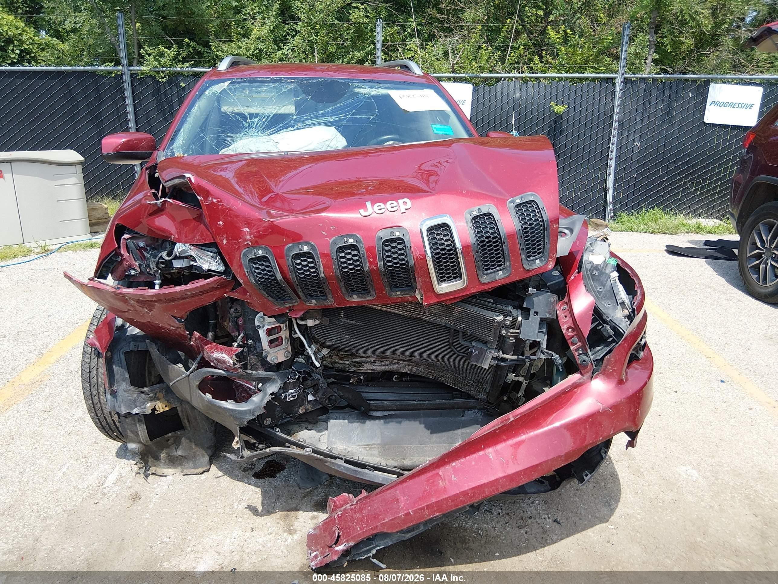 2014 Jeep Cherokee Latitude Red vin: 1C4PJMCS9EW247991