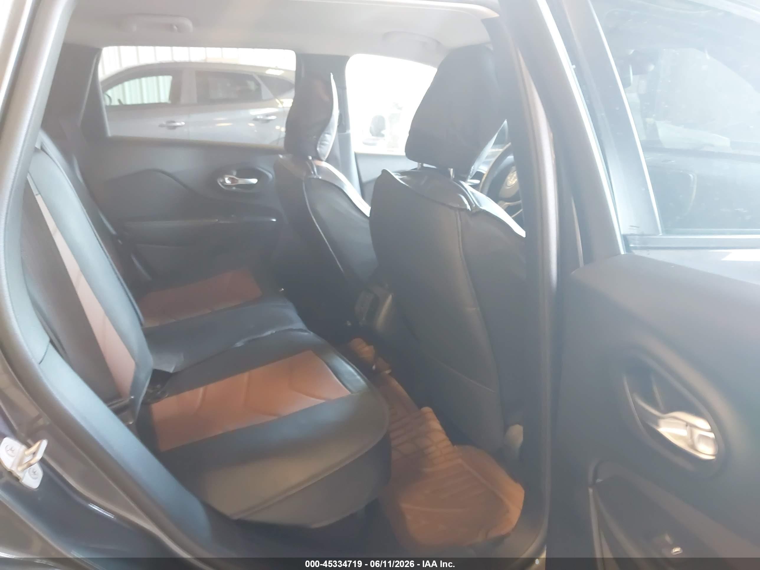 2014 Jeep Cherokee Latitude Gray vin: 1C4PJMCS9EW310555