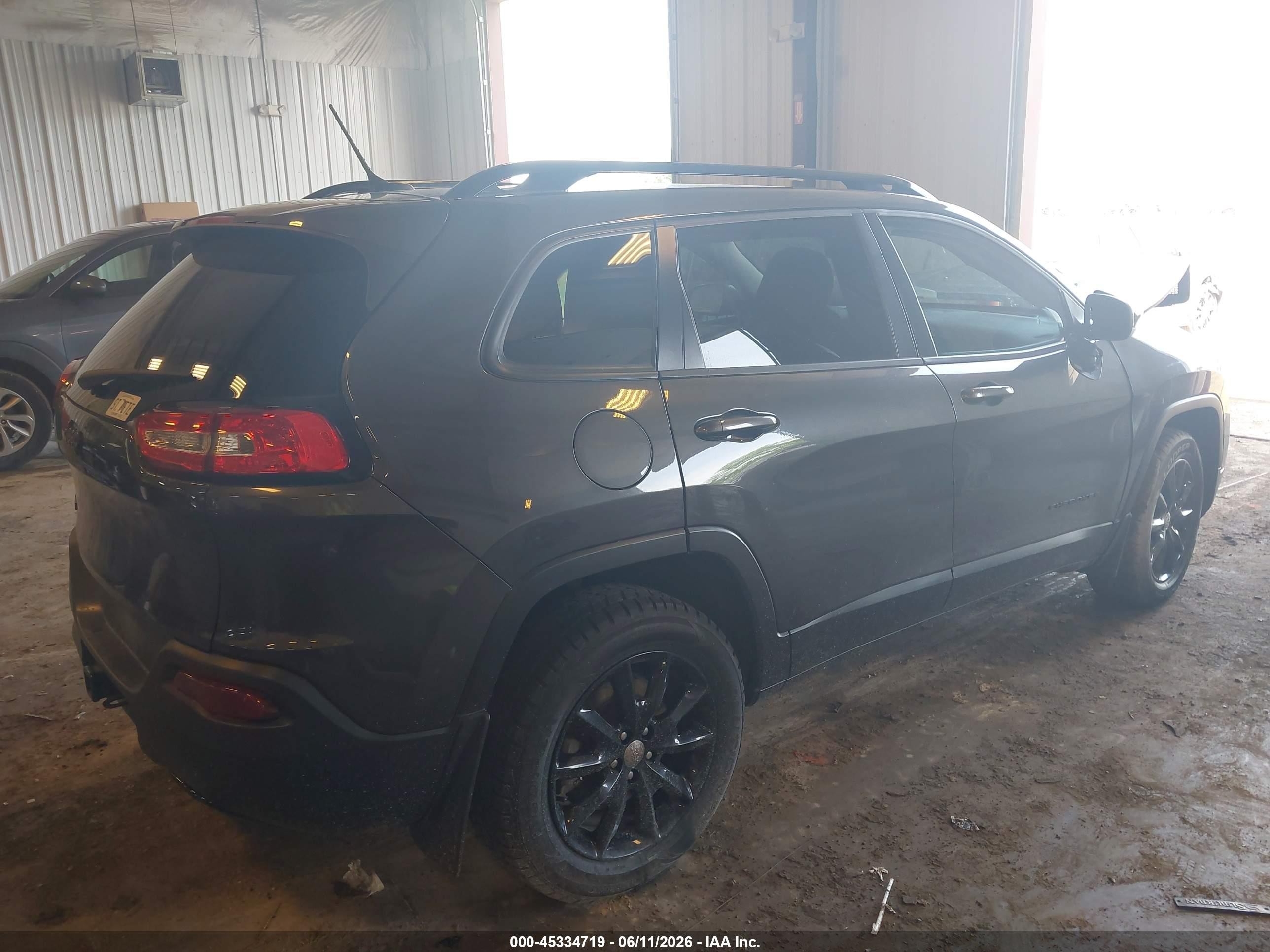 2014 Jeep Cherokee Latitude Gray vin: 1C4PJMCS9EW310555