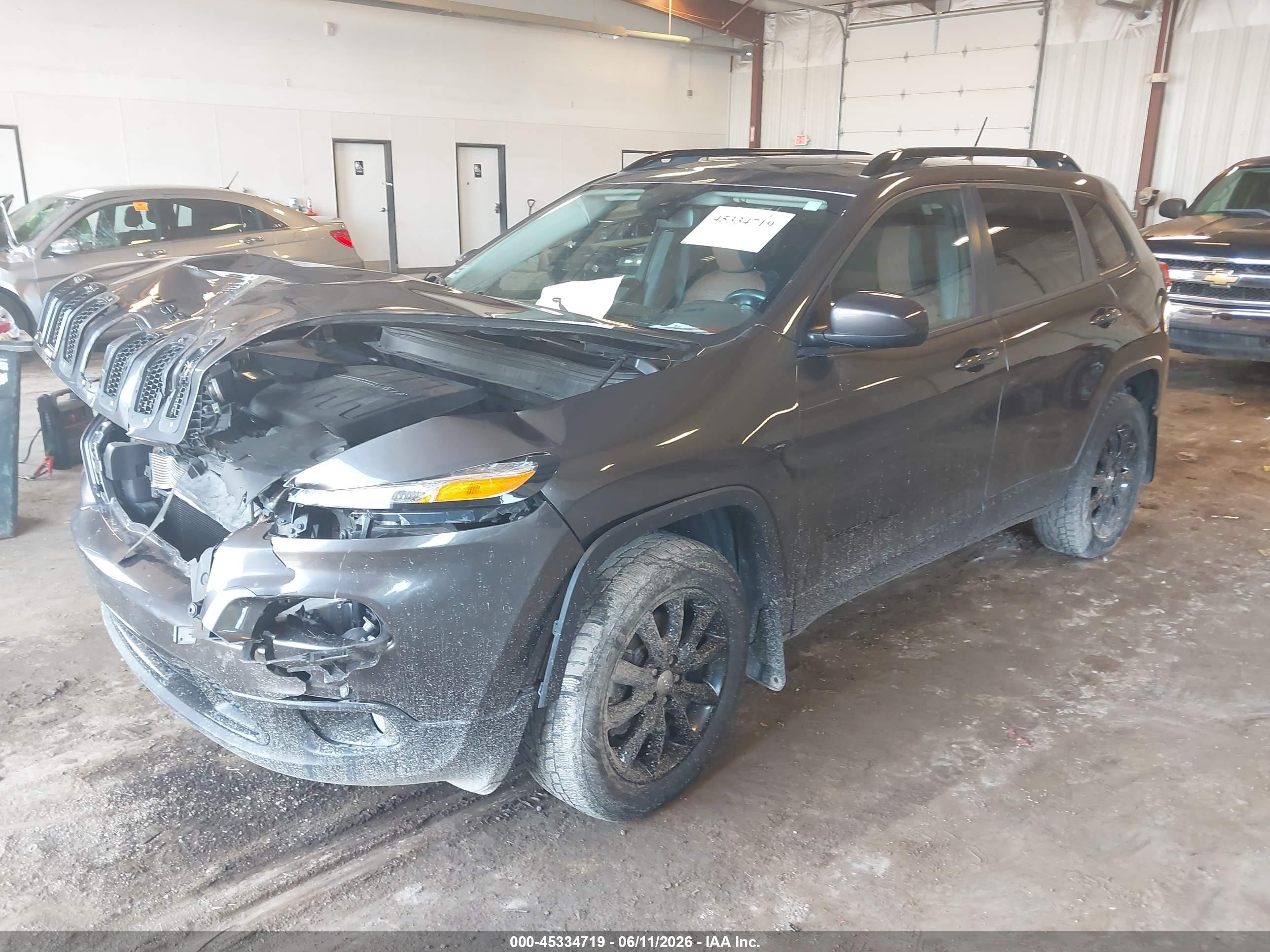 2014 Jeep Cherokee Latitude Gray vin: 1C4PJMCS9EW310555