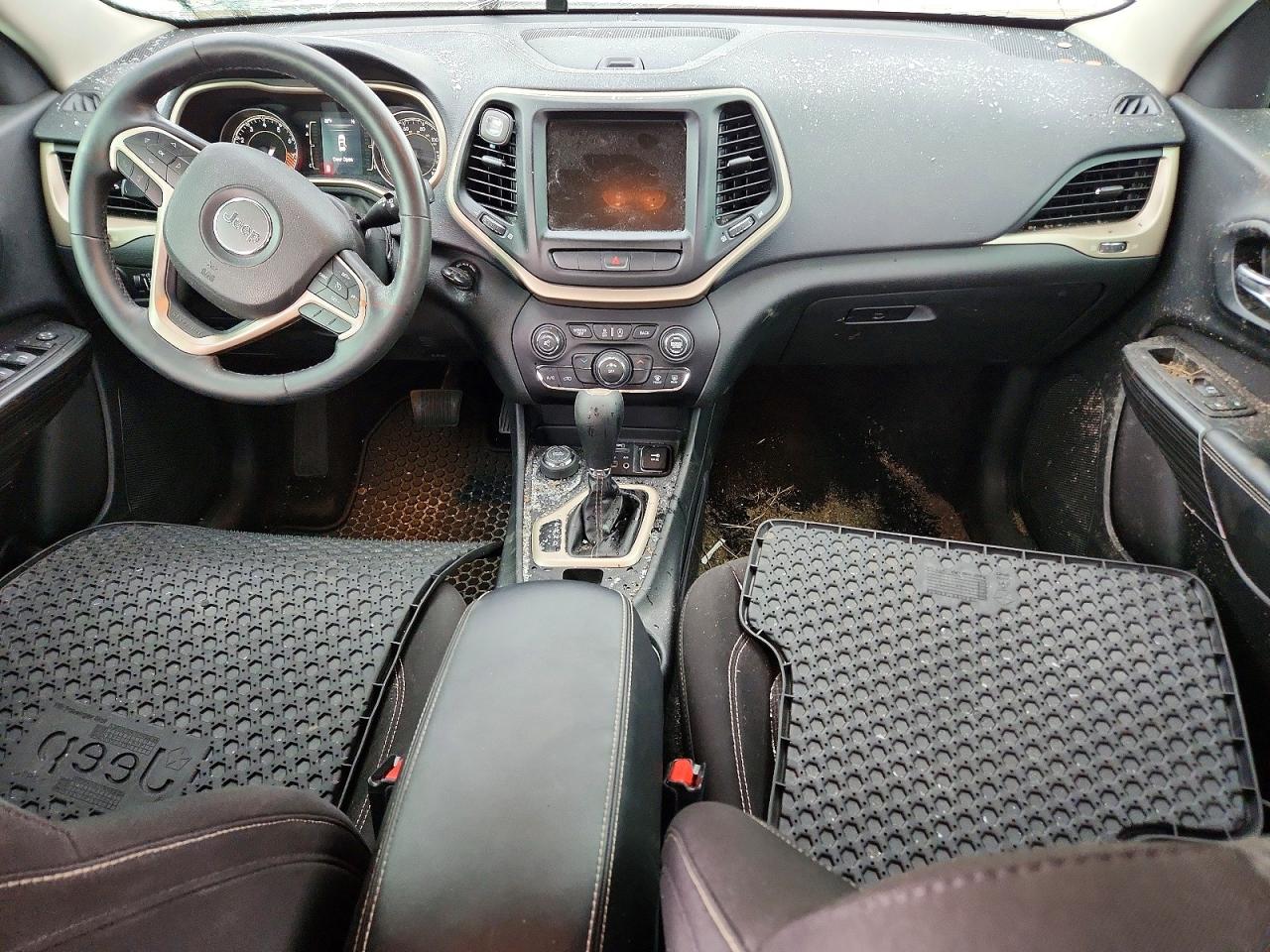 2015 Jeep Cherokee Latitude White vin: 1C4PJMCS9FW562257