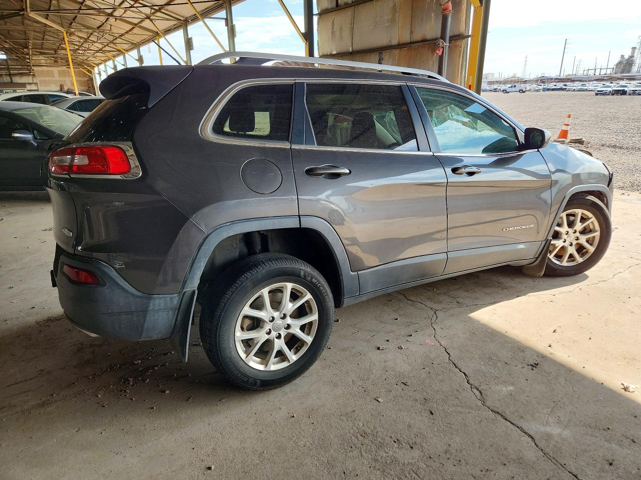 2015 Jeep Cherokee Latitude Black vin: 1C4PJMCS9FW619928
