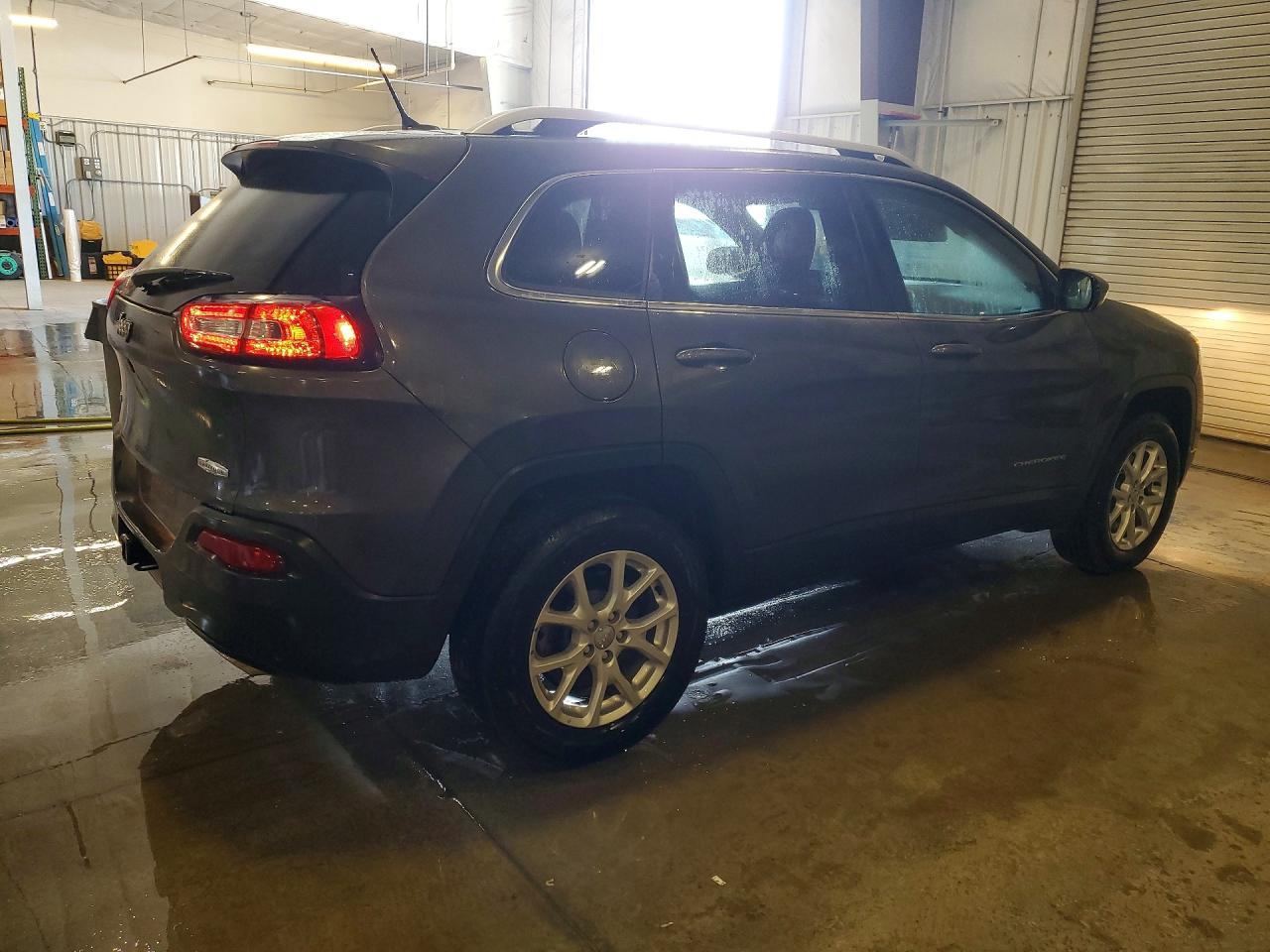2015 Jeep Cherokee Latitude Gray vin: 1C4PJMCS9FW634462