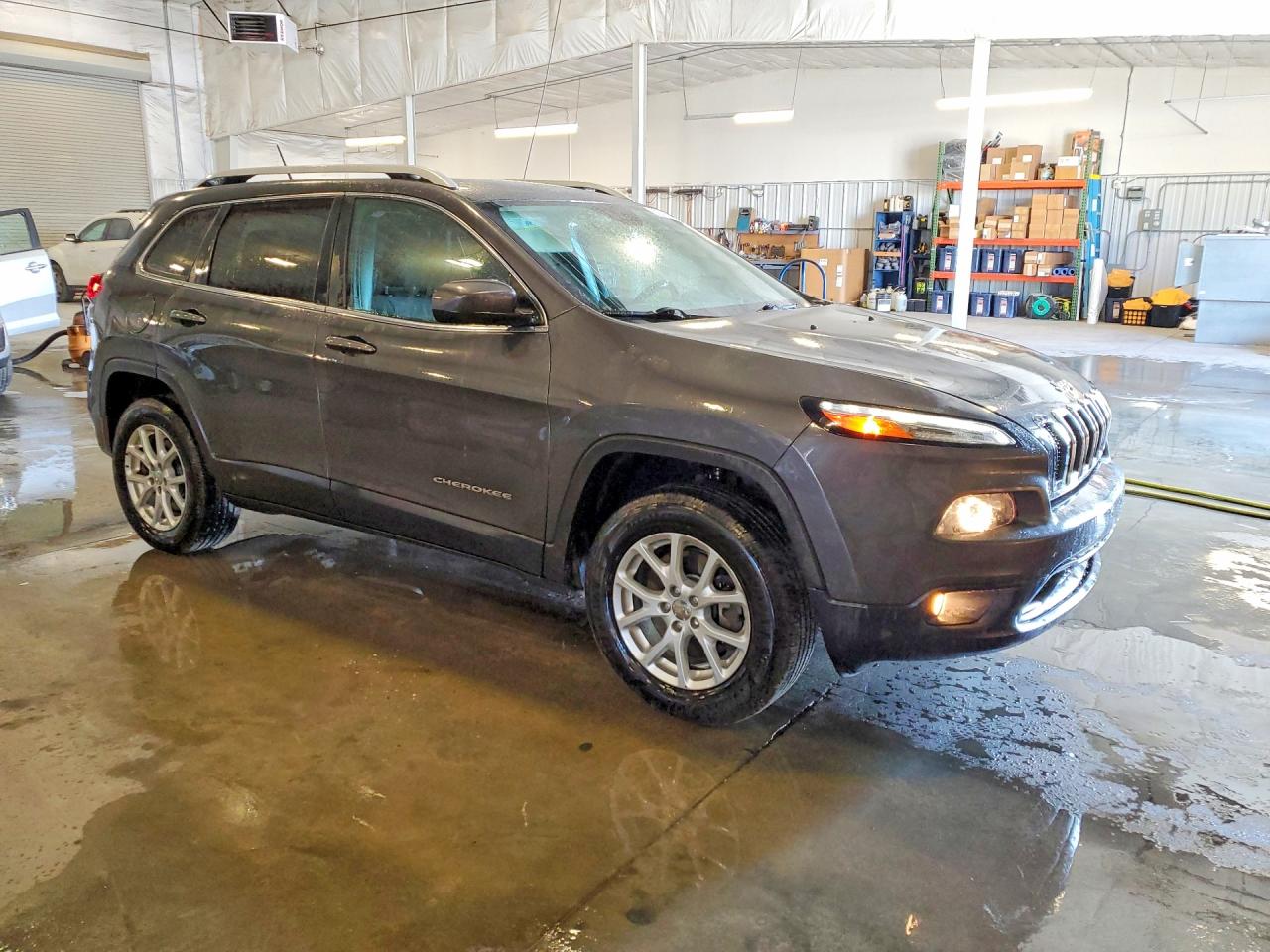 2015 Jeep Cherokee Latitude Gray vin: 1C4PJMCS9FW634462