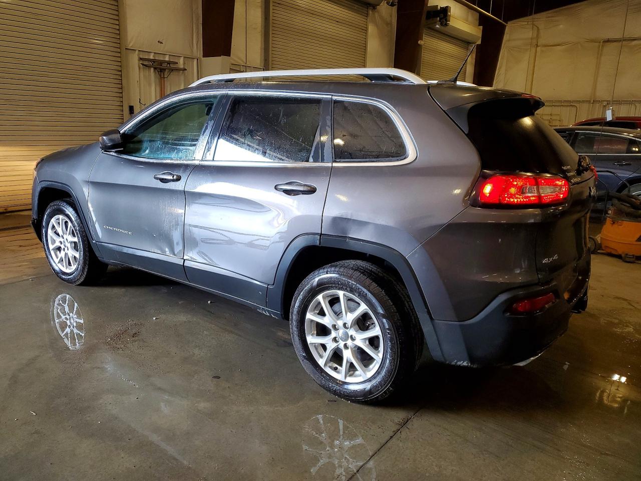 2015 Jeep Cherokee Latitude Gray vin: 1C4PJMCS9FW634462