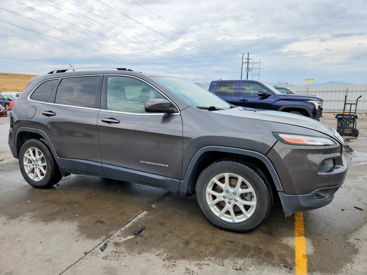 2015 Jeep Cherokee Latitude Серый vin: 1C4PJMCS9FW634557