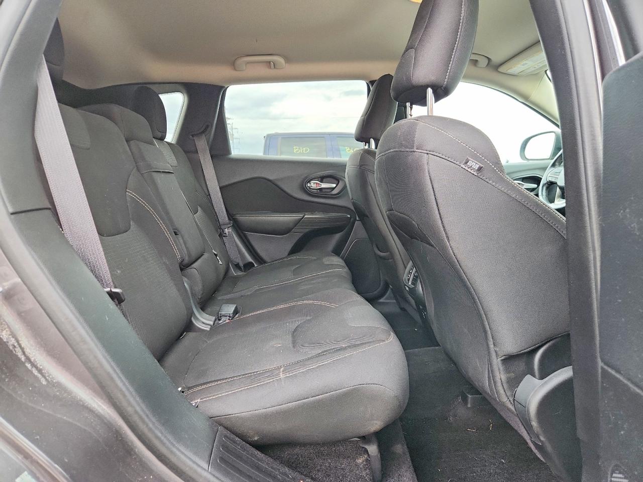 2015 Jeep Cherokee Latitude Серый vin: 1C4PJMCS9FW634557