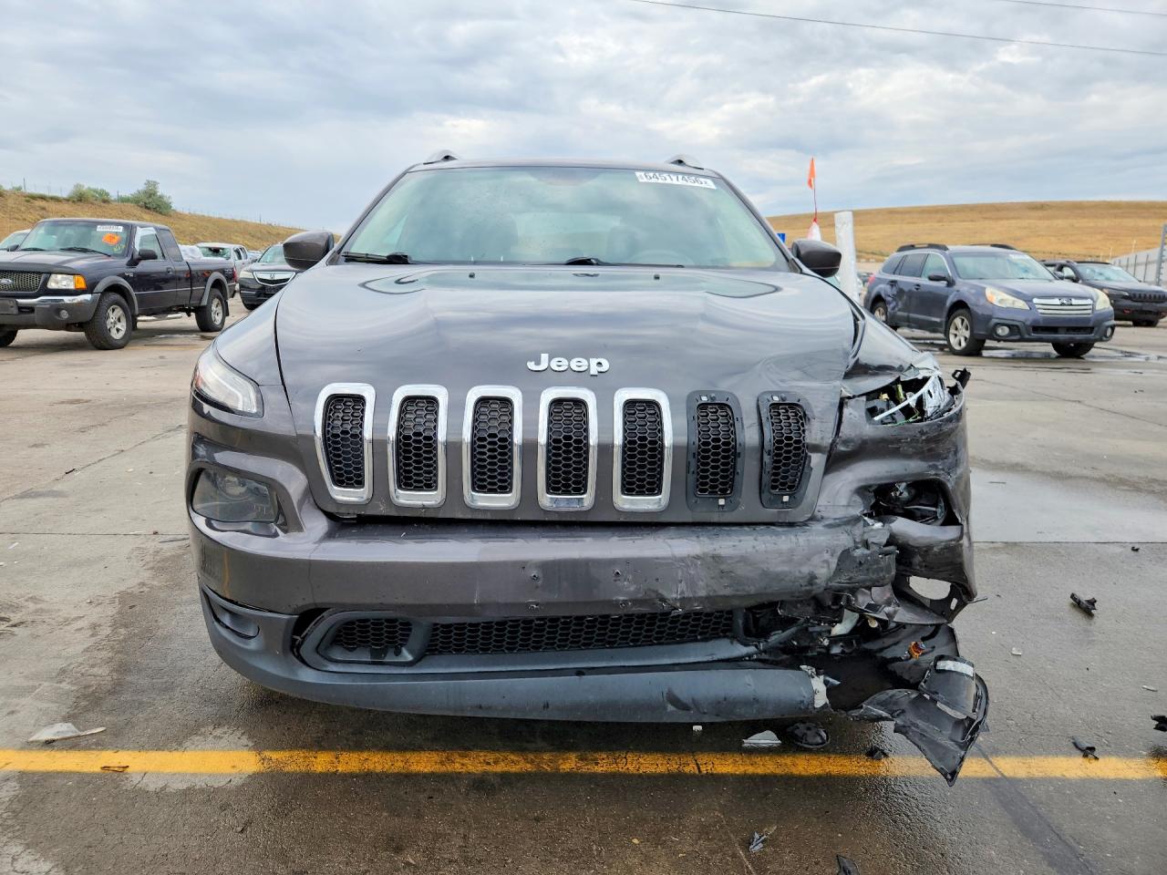2015 Jeep Cherokee Latitude Серый vin: 1C4PJMCS9FW634557