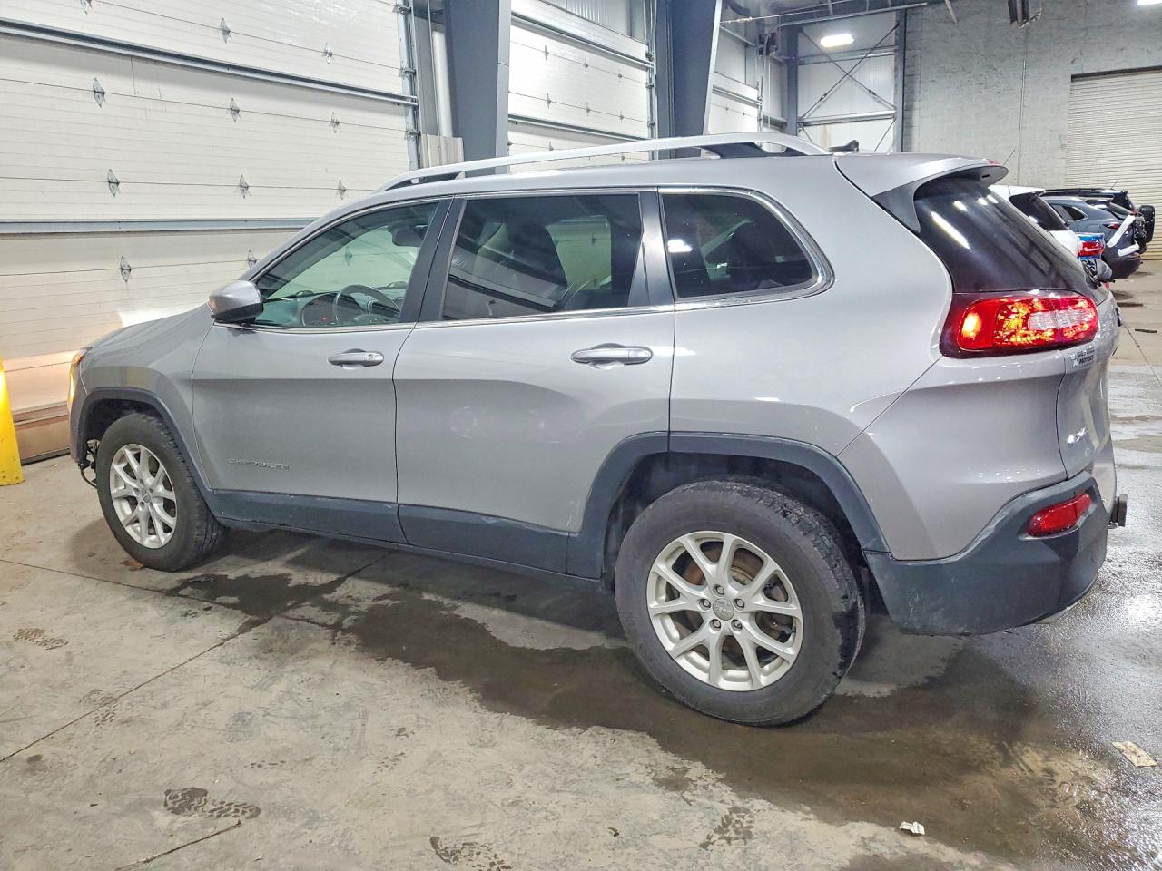2015 Jeep Cherokee Latitude Silver vin: 1C4PJMCS9FW634848