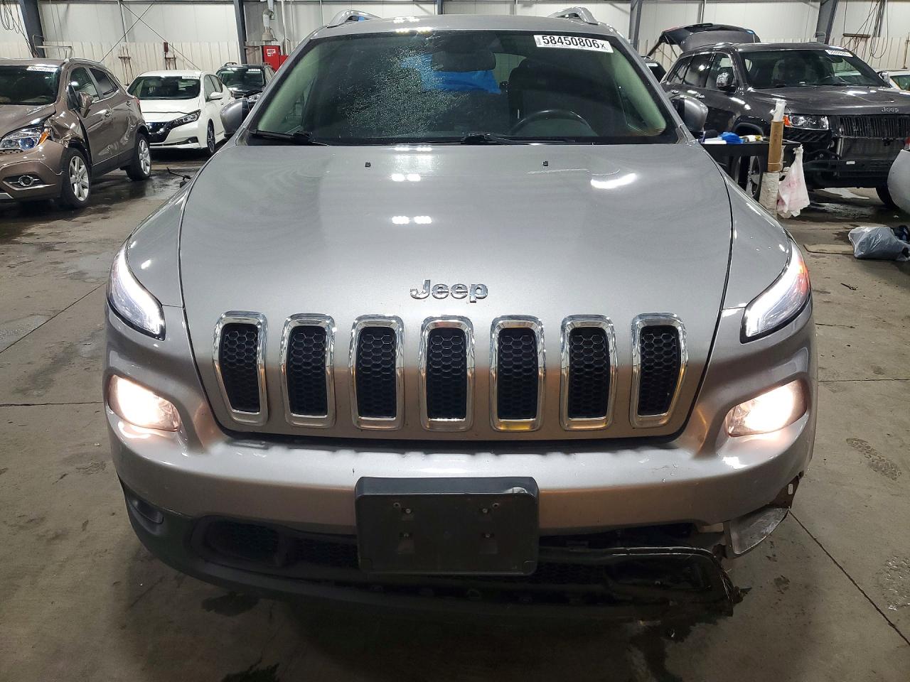 2015 Jeep Cherokee Latitude Silver vin: 1C4PJMCS9FW634848