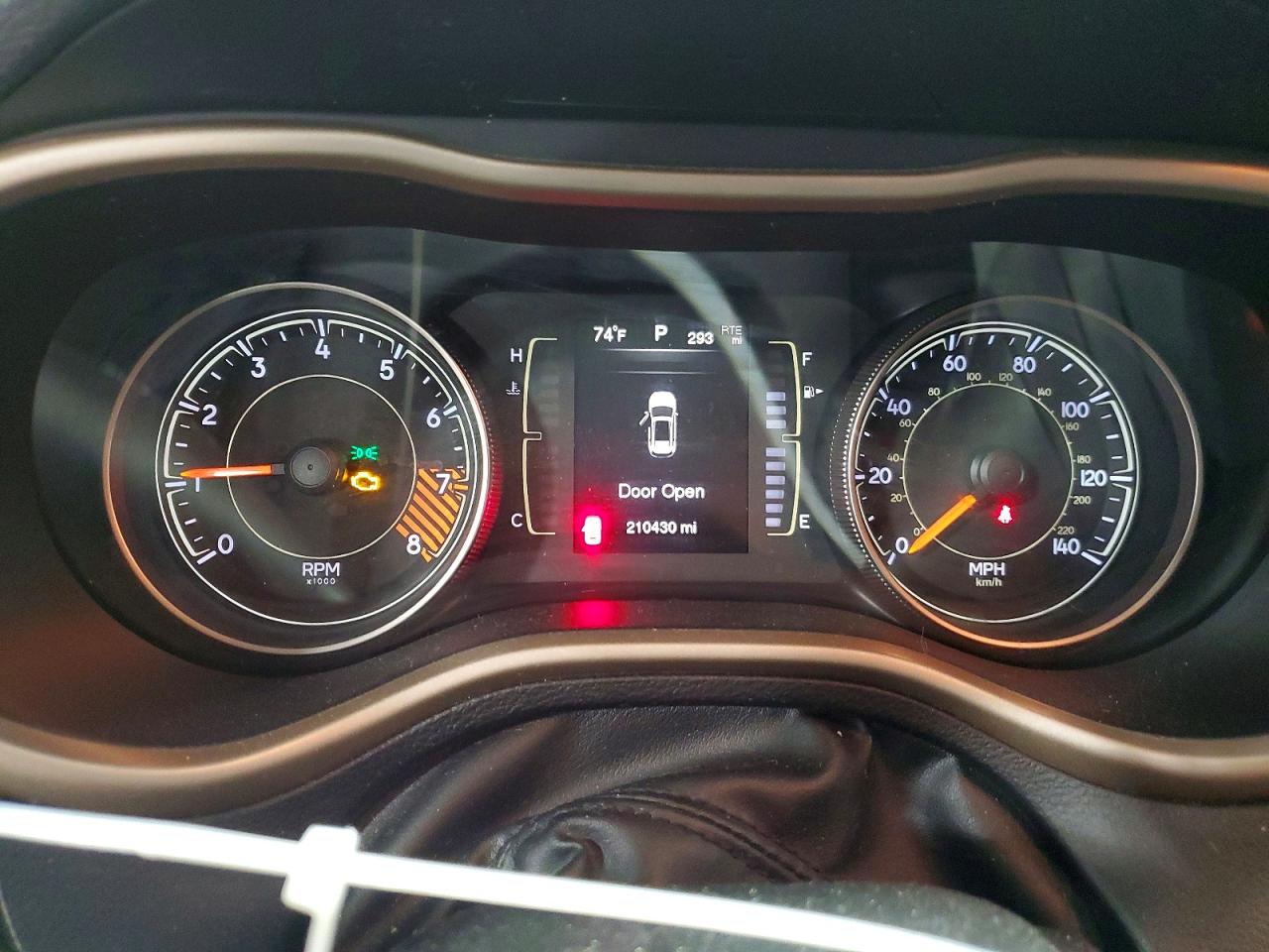 2015 Jeep Cherokee Latitude Silver vin: 1C4PJMCS9FW634848