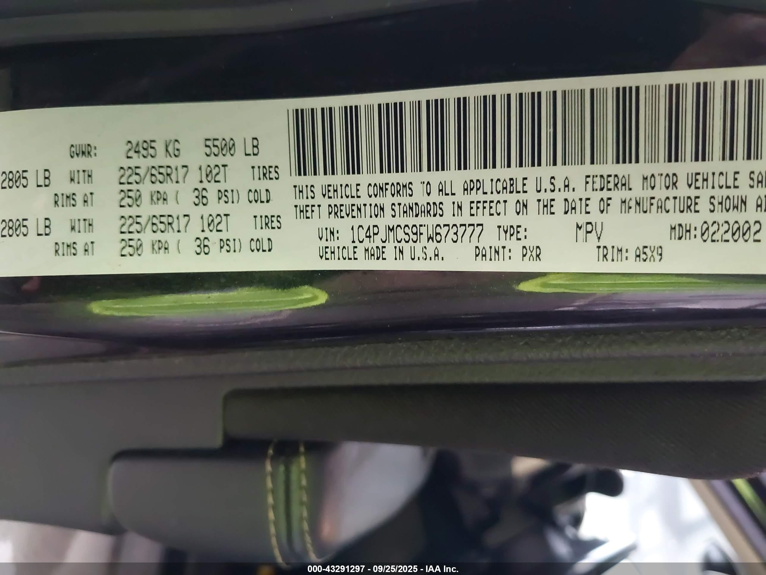 2015 Jeep Cherokee Latitude Черный vin: 1C4PJMCS9FW673777
