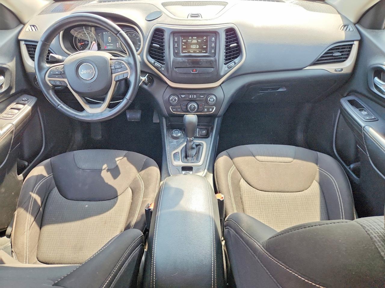 2015 Jeep Cherokee Latitude White vin: 1C4PJMCS9FW728261