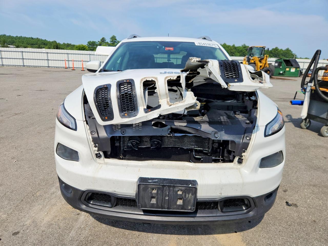 2015 Jeep Cherokee Latitude White vin: 1C4PJMCS9FW728261