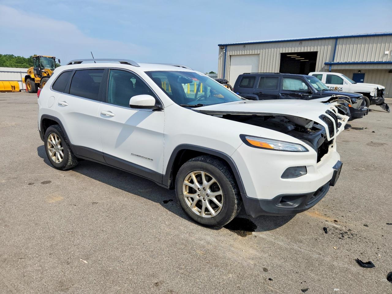2015 Jeep Cherokee Latitude White vin: 1C4PJMCS9FW728261