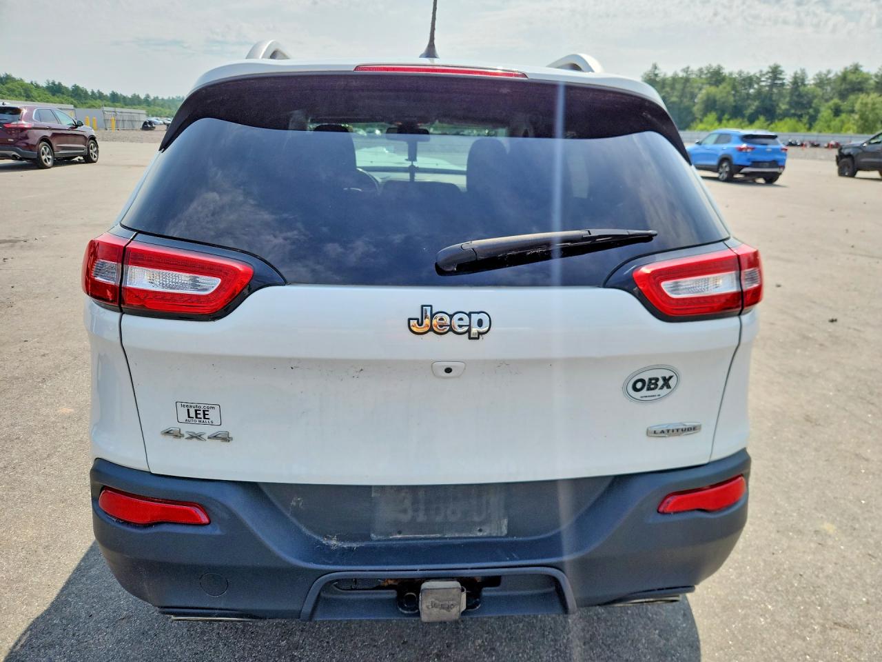 2015 Jeep Cherokee Latitude White vin: 1C4PJMCS9FW728261