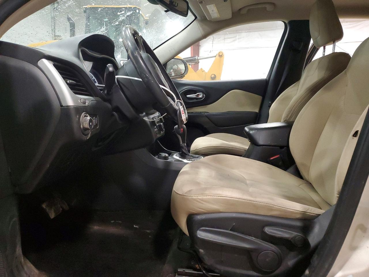 2015 Jeep Cherokee Latitude Tan vin: 1C4PJMCS9FW745125