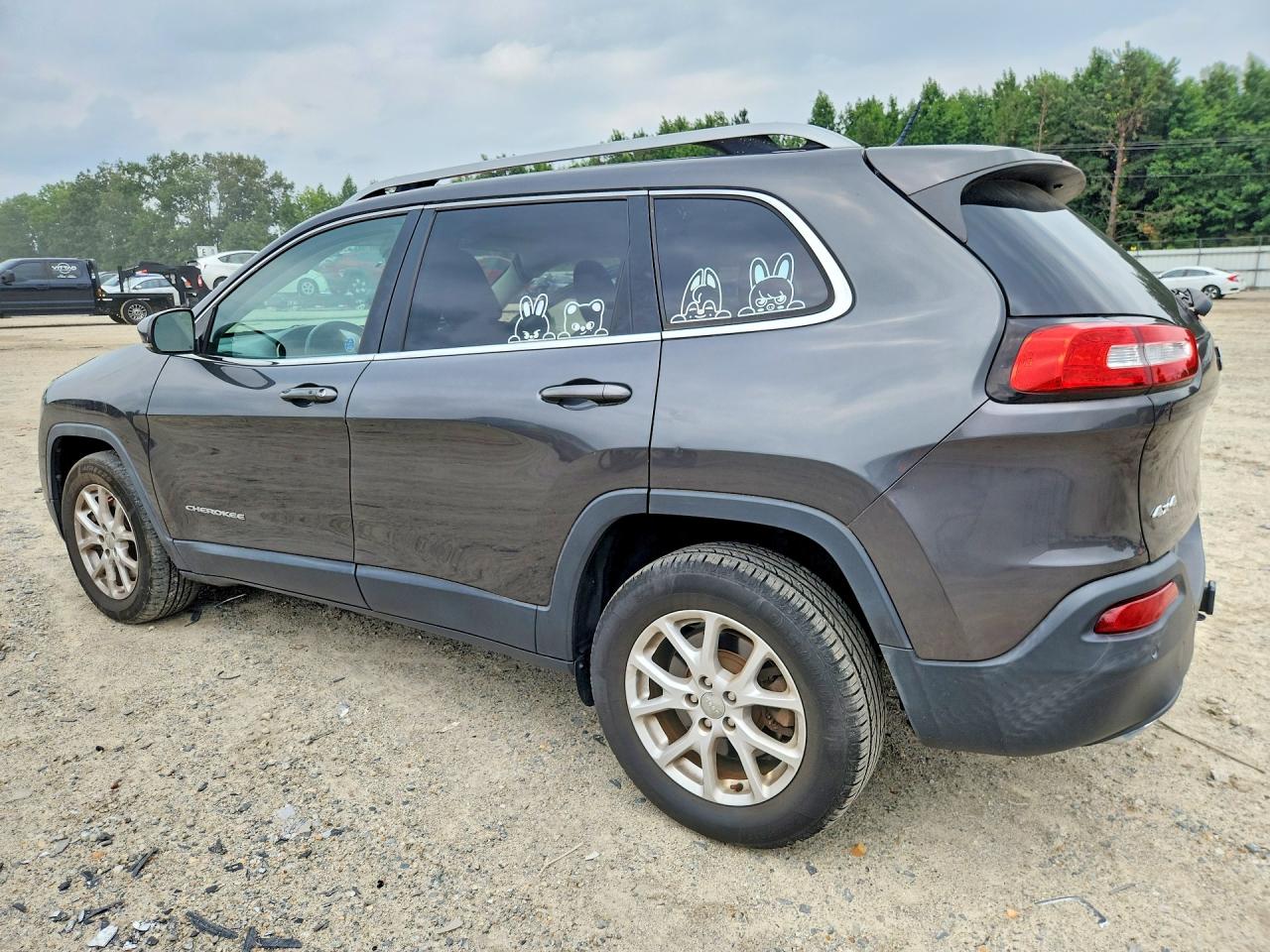 2015 Jeep Cherokee Latitude Gray vin: 1C4PJMCS9FW776729