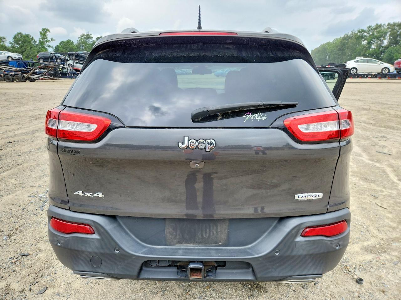 2015 Jeep Cherokee Latitude Gray vin: 1C4PJMCS9FW776729