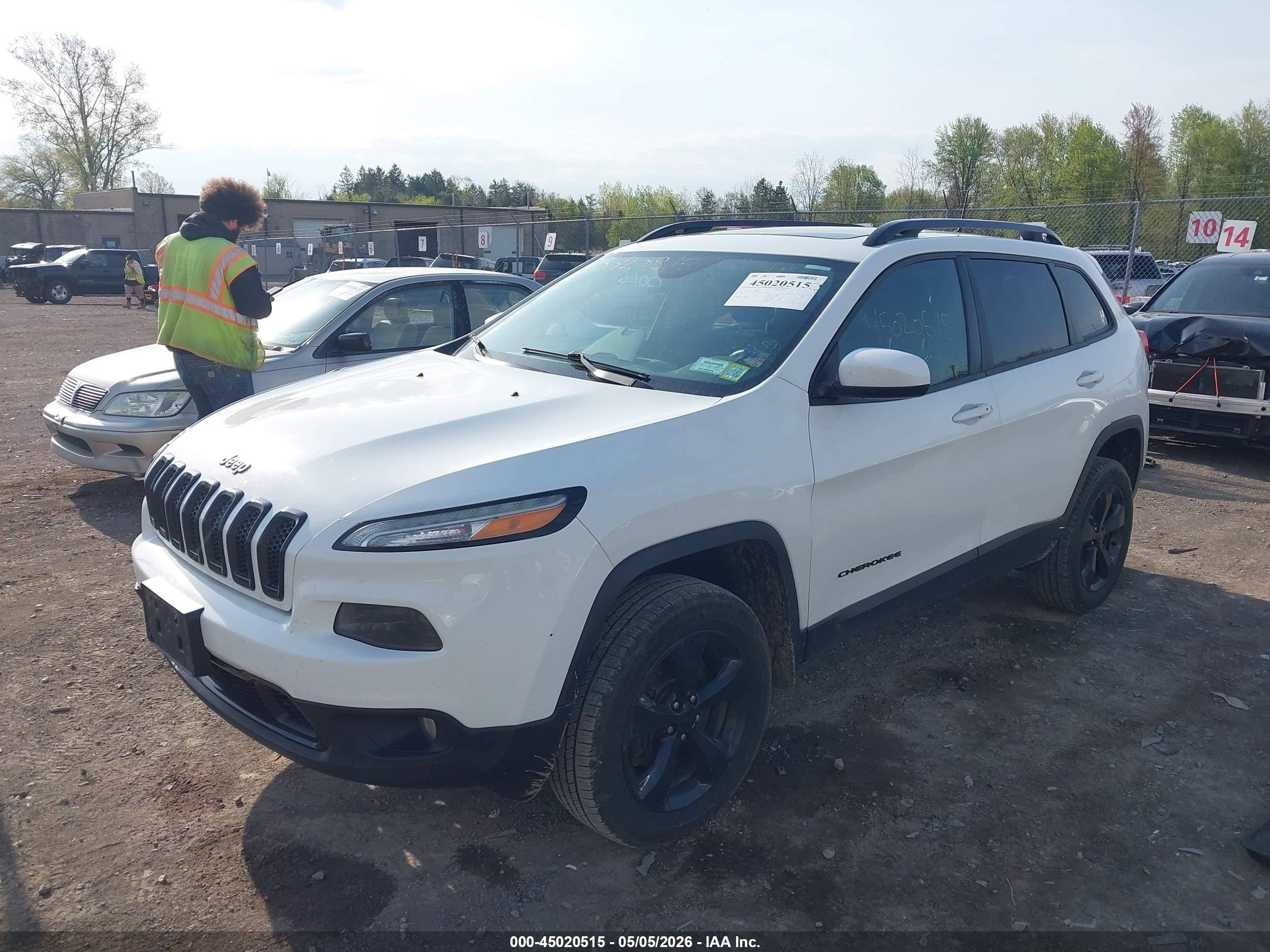 2016 Jeep Cherokee Altitude White vin: 1C4PJMCS9GW134268