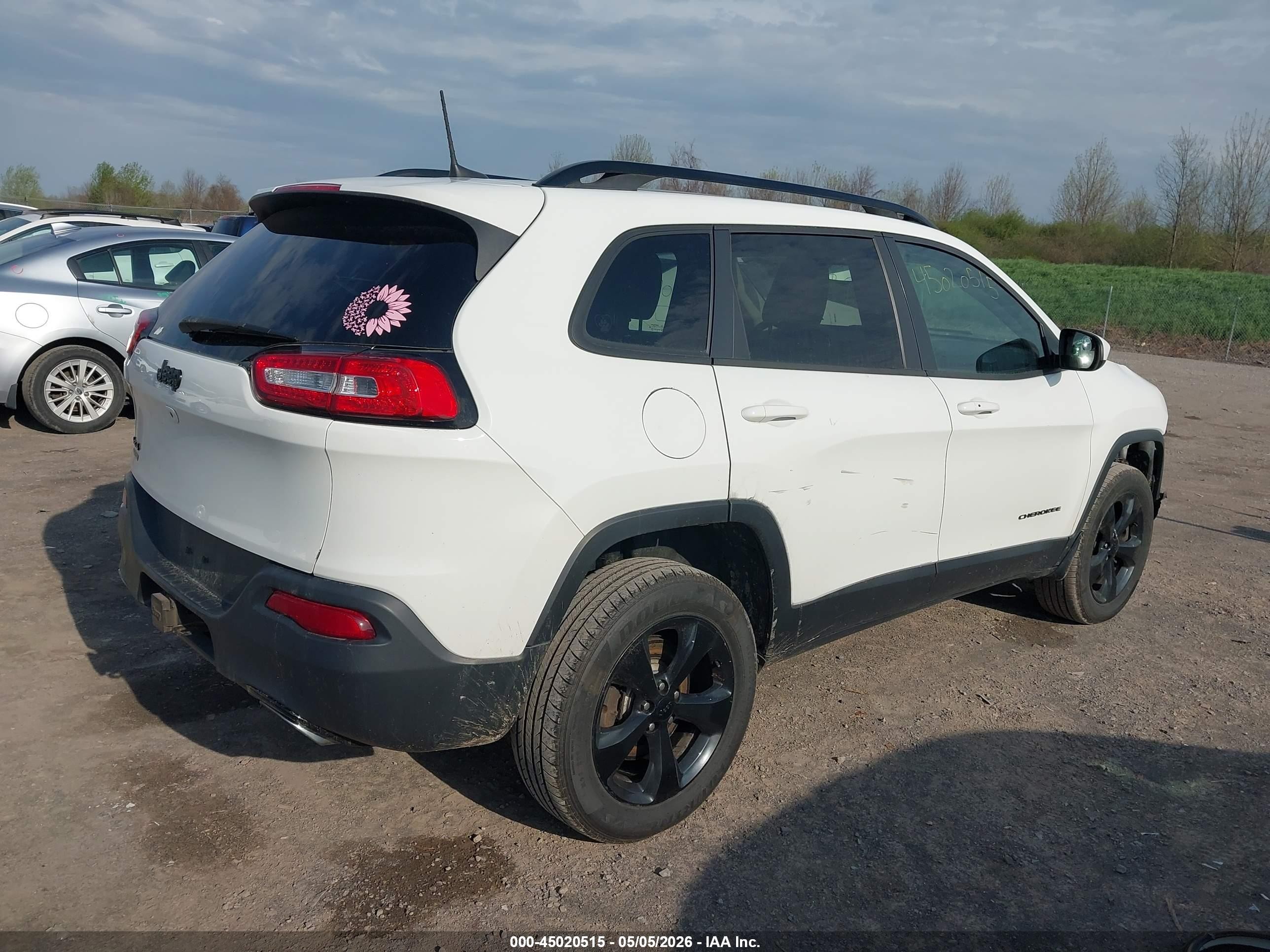2016 Jeep Cherokee Altitude White vin: 1C4PJMCS9GW134268