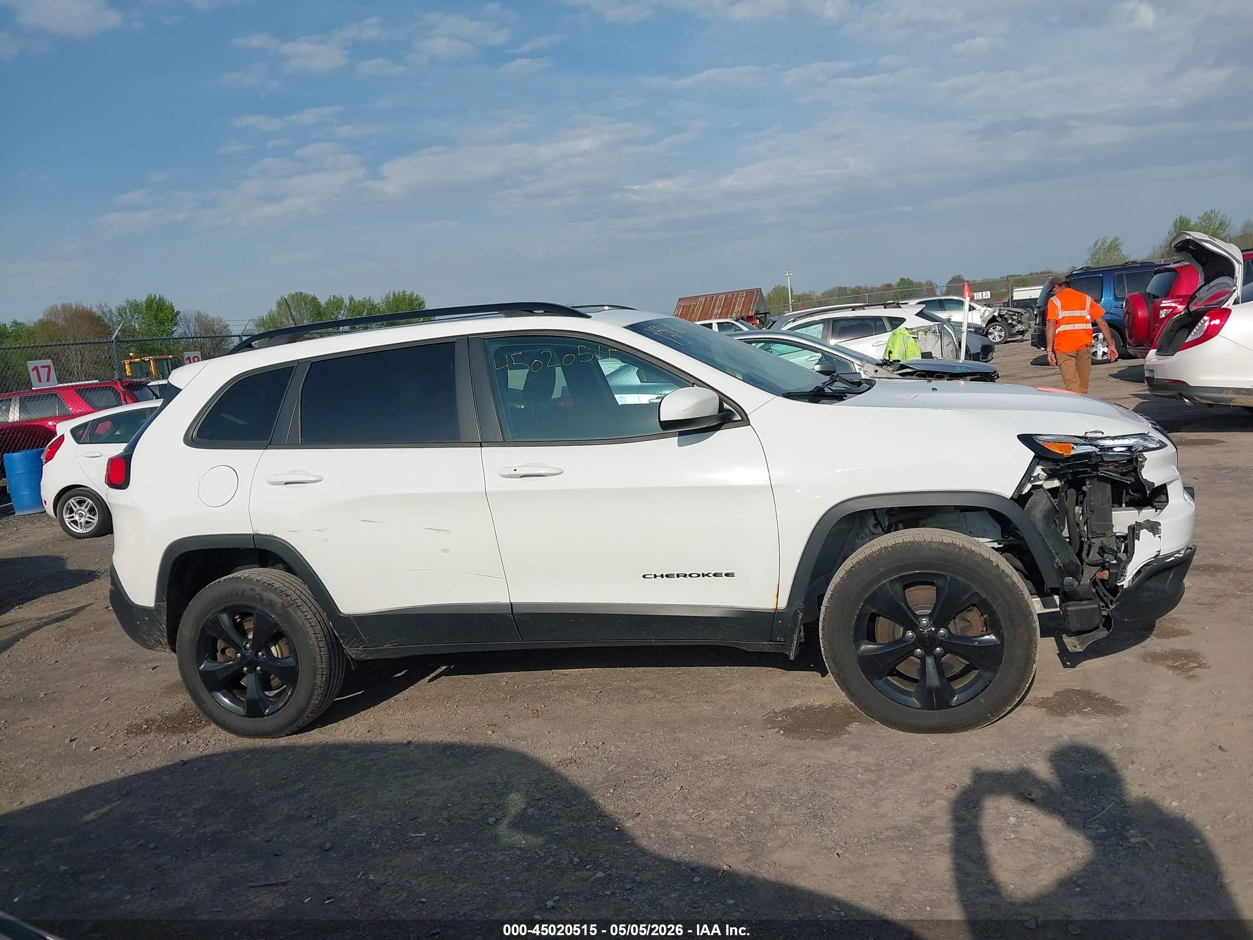 2016 Jeep Cherokee Altitude White vin: 1C4PJMCS9GW134268