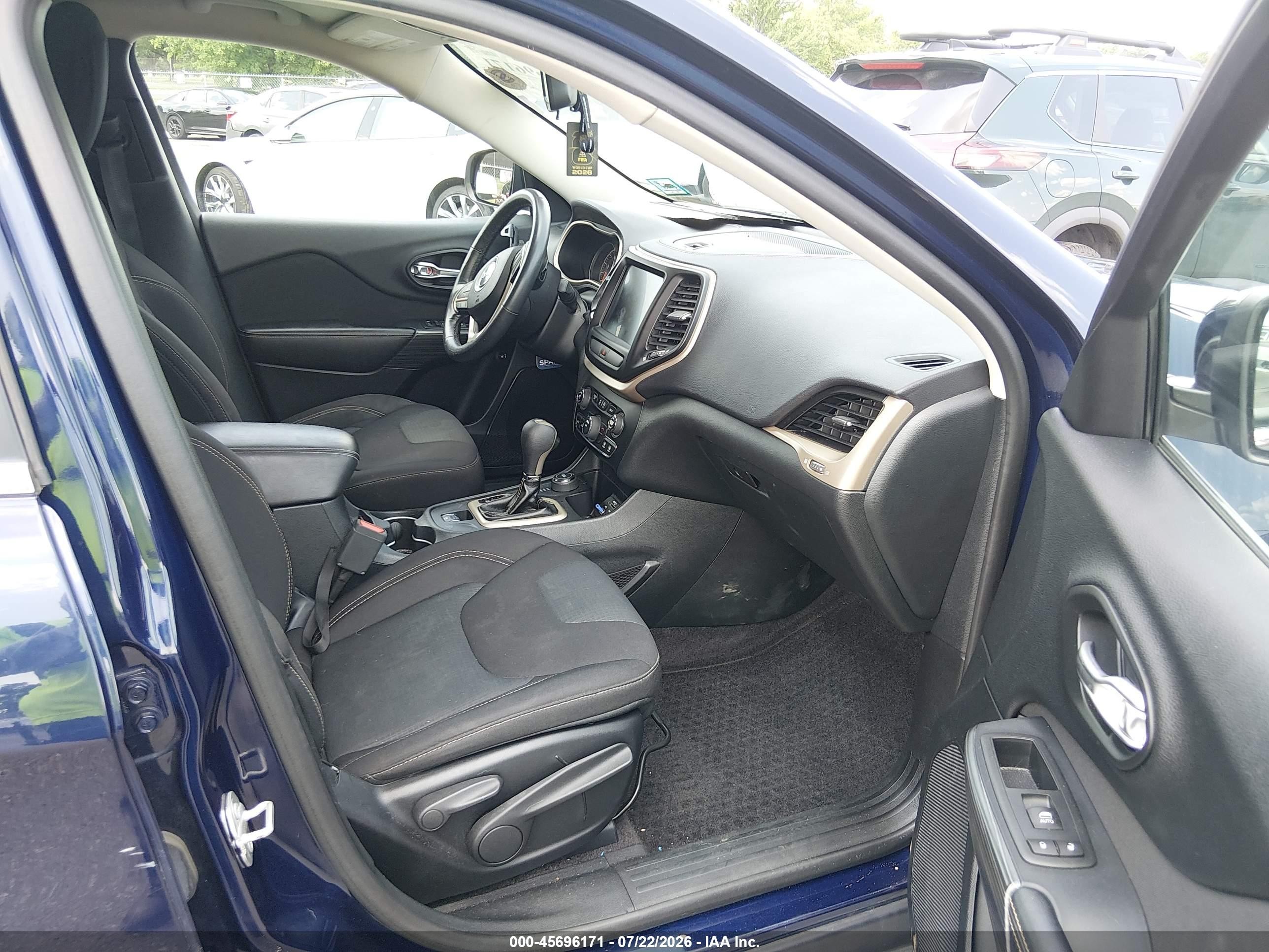 2016 Jeep Cherokee Latitude Dark Blue vin: 1C4PJMCS9GW301762
