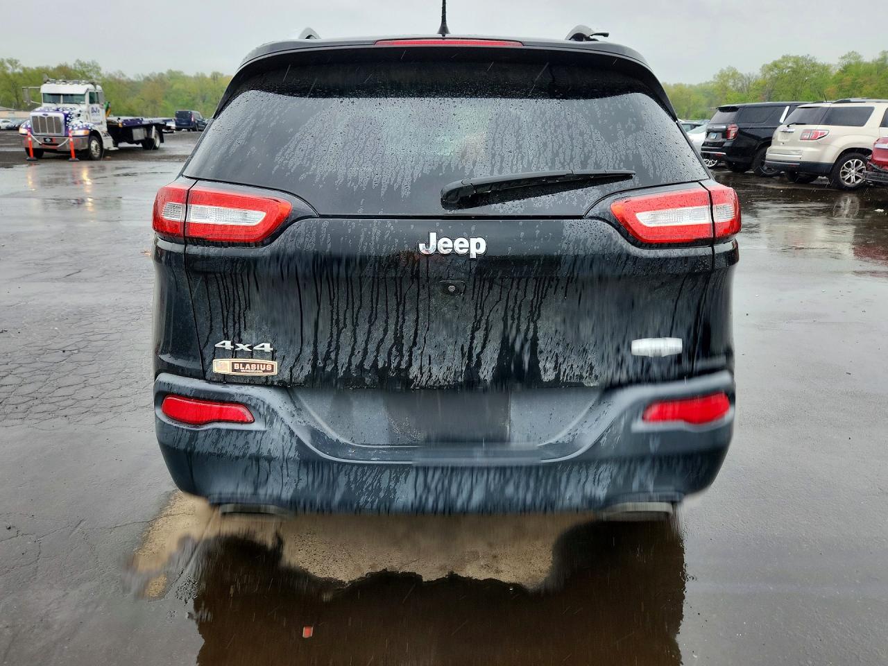 2017 Jeep Cherokee Latitude Black vin: 1C4PJMCS9HW612335