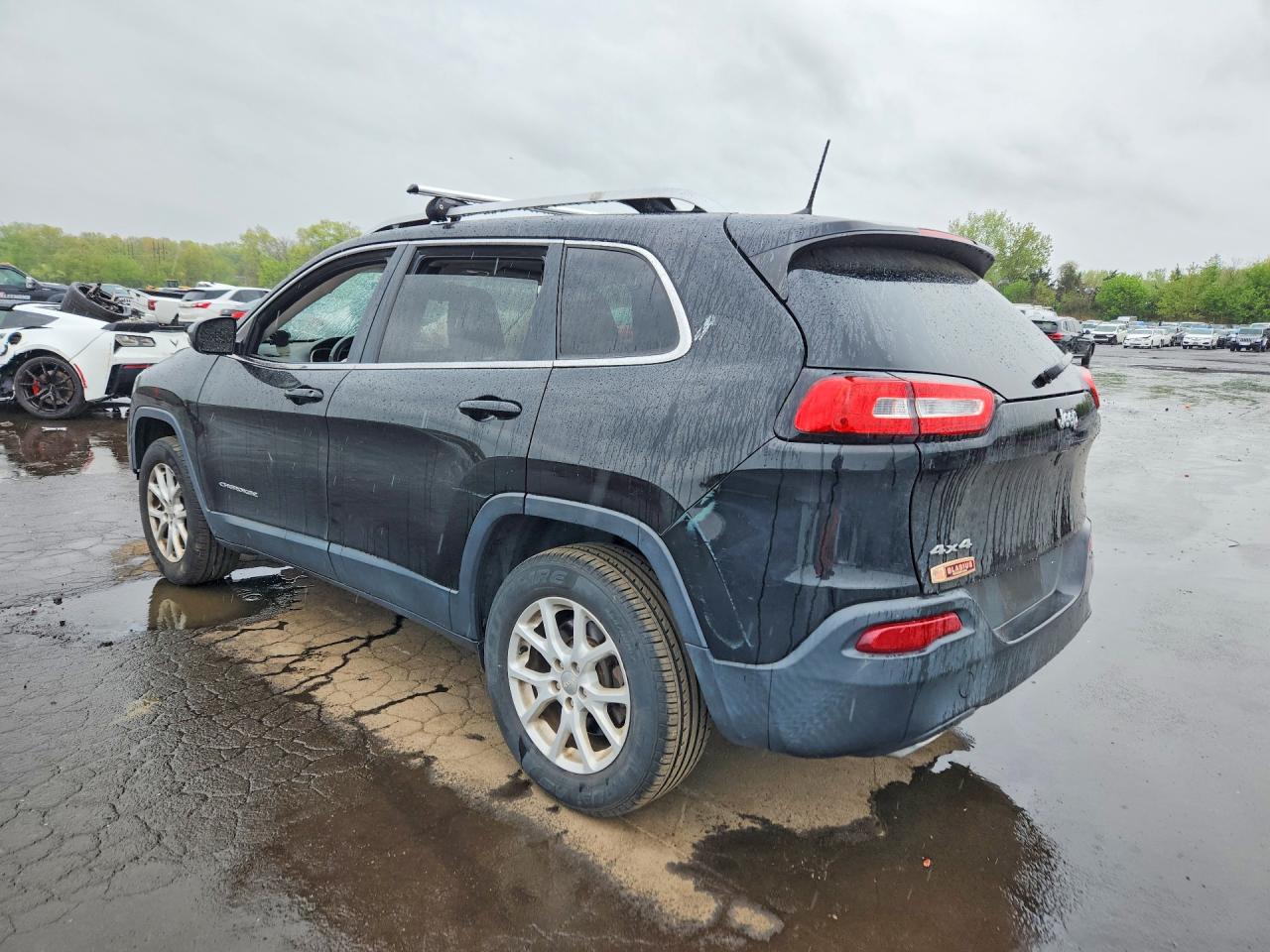 2017 Jeep Cherokee Latitude Black vin: 1C4PJMCS9HW612335