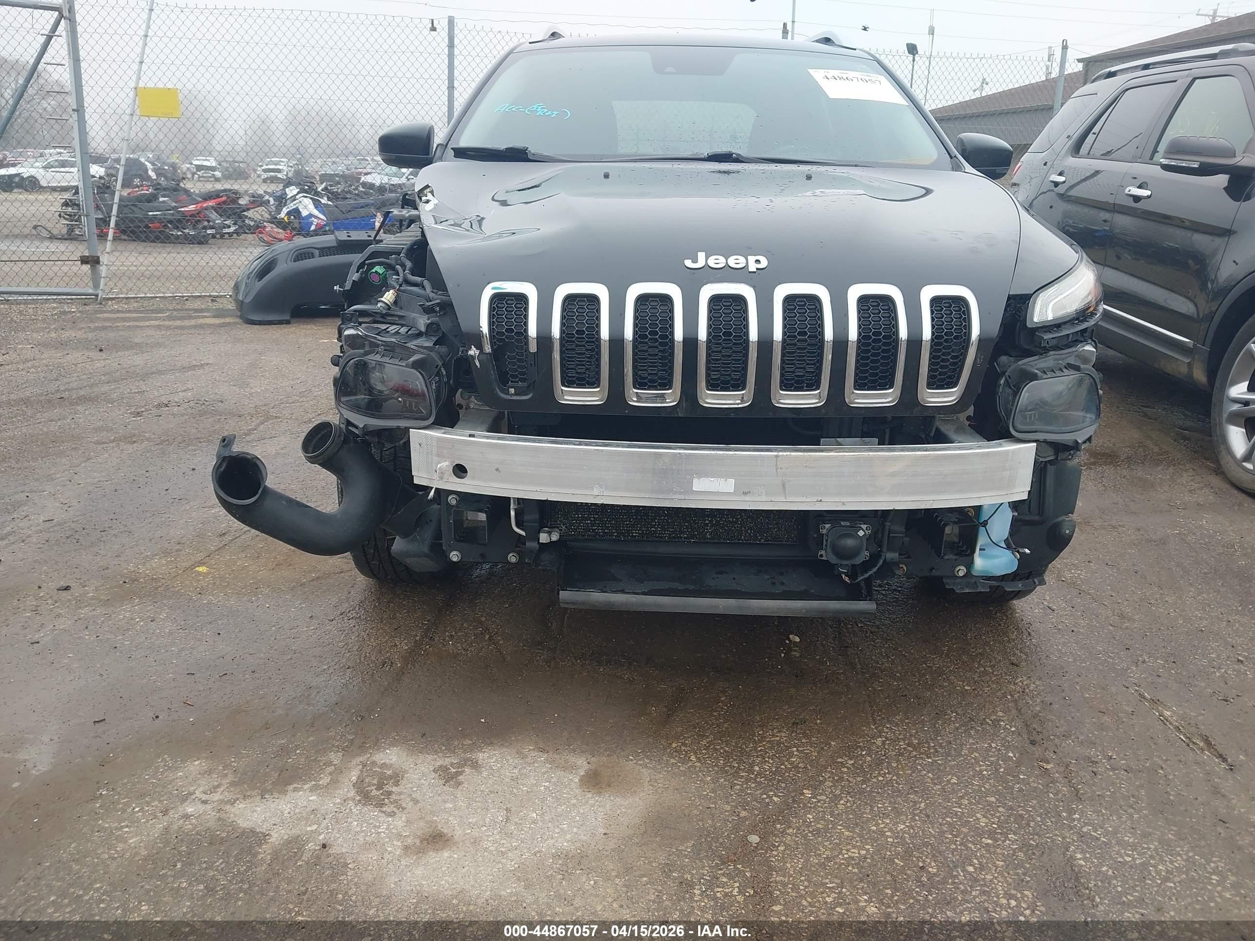 2014 Jeep Cherokee Latitude Black vin: 1C4PJMCSXEW104886