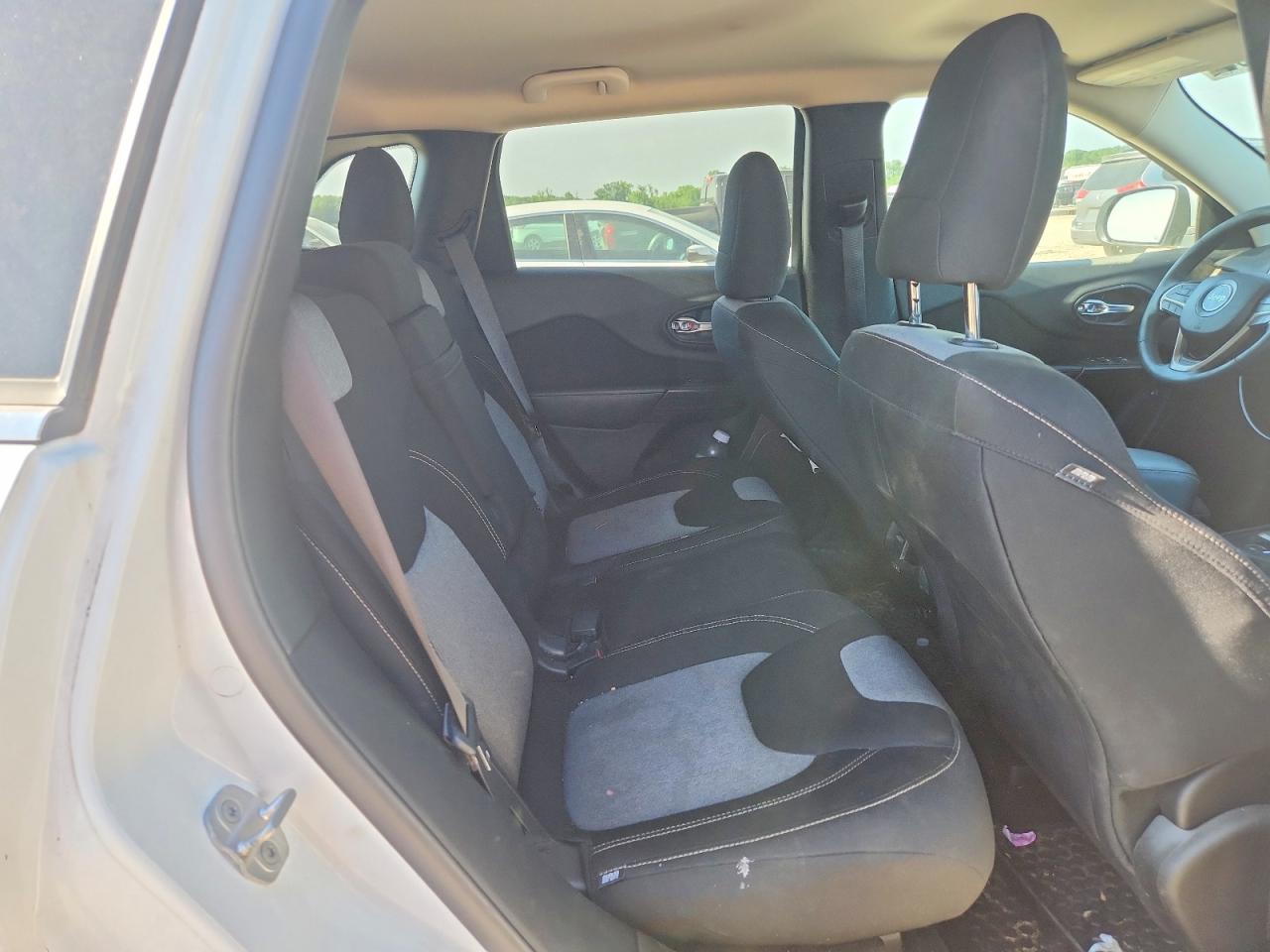 2014 Jeep Cherokee Latitude Белый vin: 1C4PJMCSXEW122143