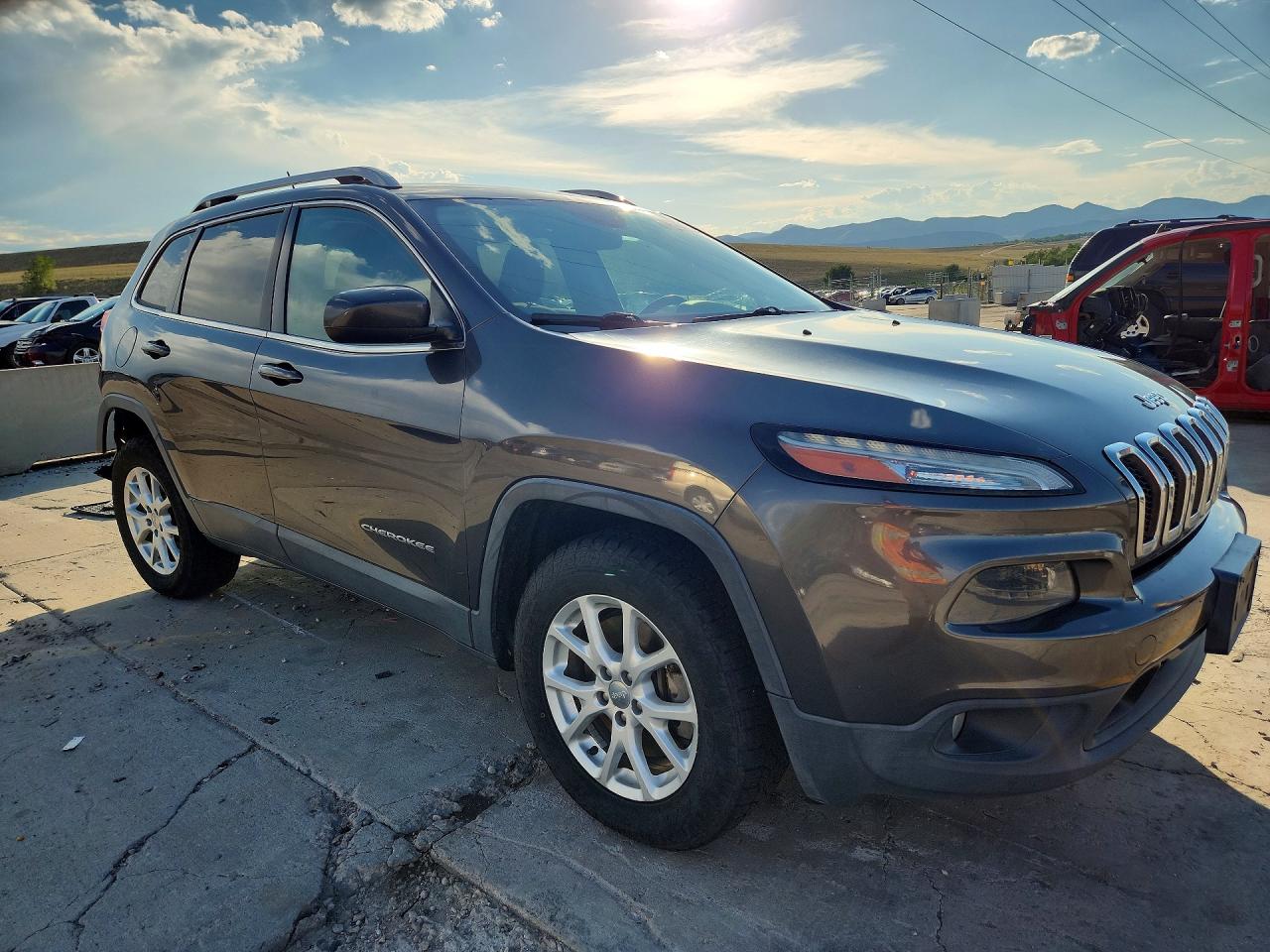 2014 Jeep Cherokee Latitude Gray vin: 1C4PJMCSXEW146698