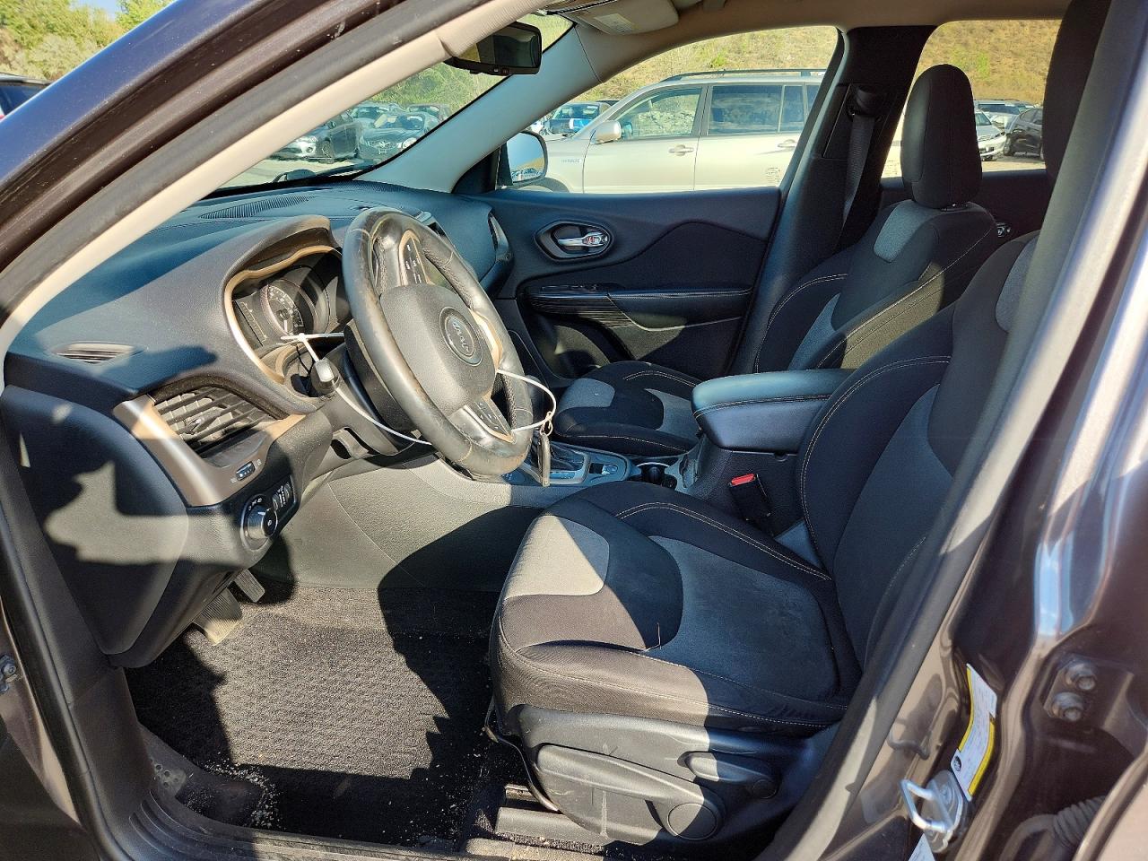 2014 Jeep Cherokee Latitude Gray vin: 1C4PJMCSXEW146698