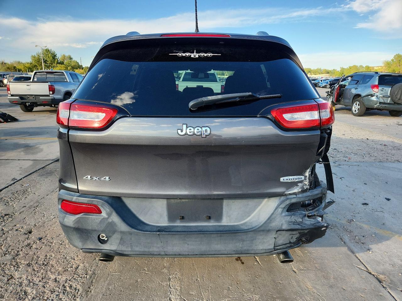 2014 Jeep Cherokee Latitude Gray vin: 1C4PJMCSXEW146698