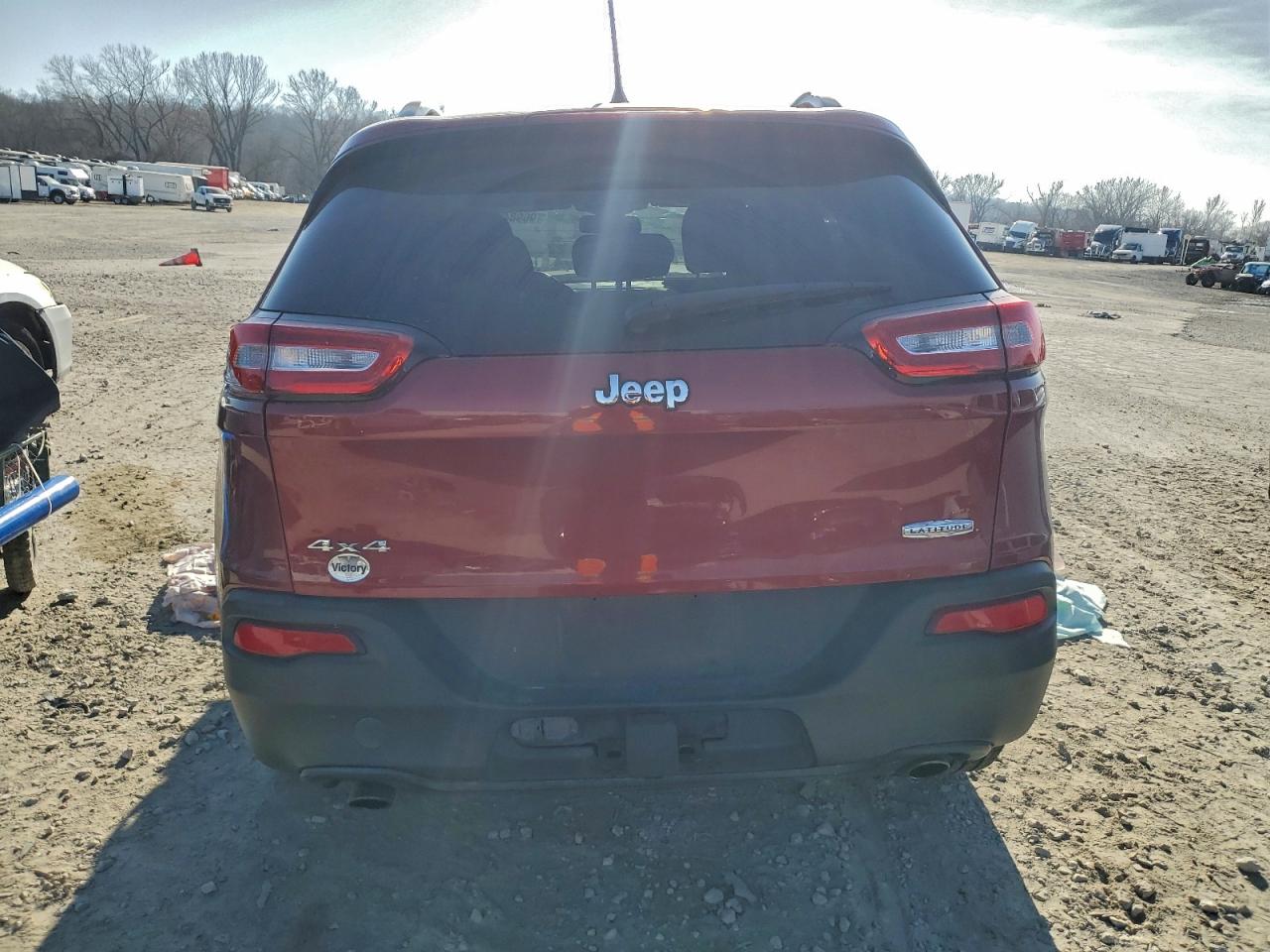 2014 Jeep Cherokee Latitude Red vin: 1C4PJMCSXEW187929