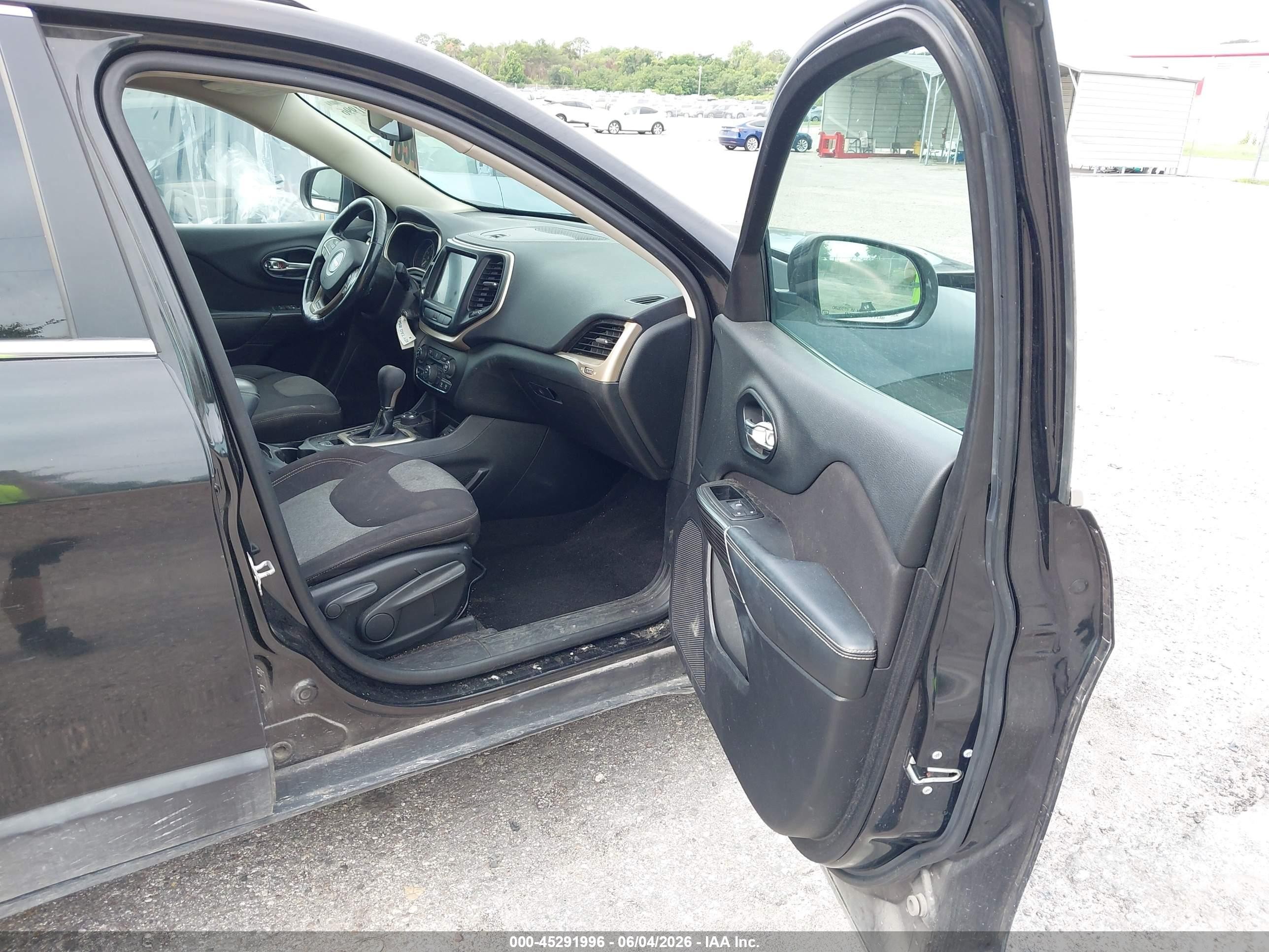 2014 Jeep Cherokee Latitude Black vin: 1C4PJMCSXEW203689