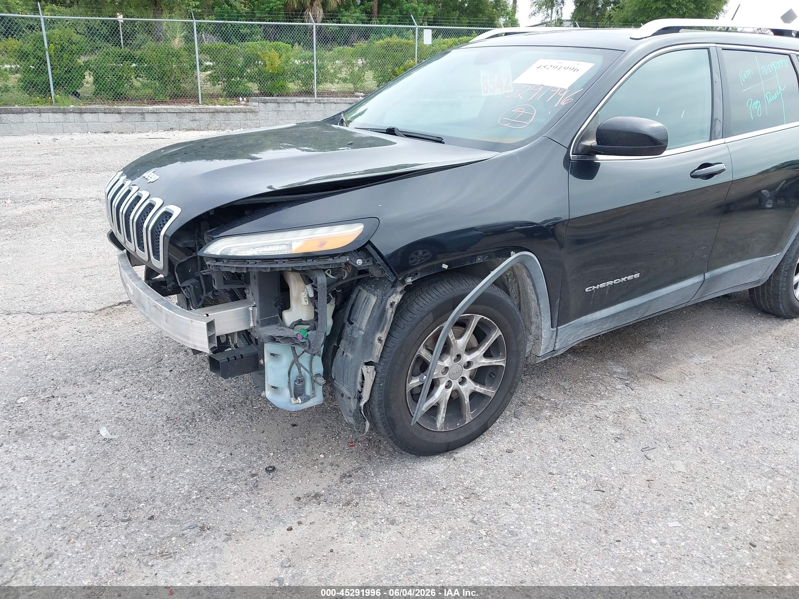 2014 Jeep Cherokee Latitude Black vin: 1C4PJMCSXEW203689