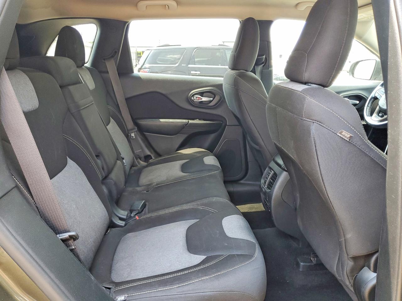2014 Jeep Cherokee Latitude Gray vin: 1C4PJMCSXEW258966