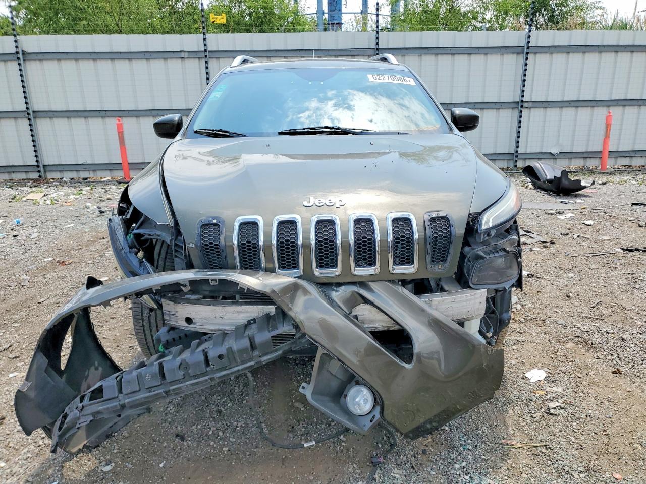 2014 Jeep Cherokee Latitude Gray vin: 1C4PJMCSXEW258966