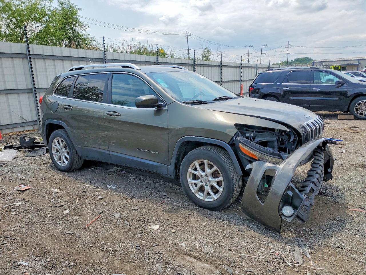 2014 Jeep Cherokee Latitude Gray vin: 1C4PJMCSXEW258966