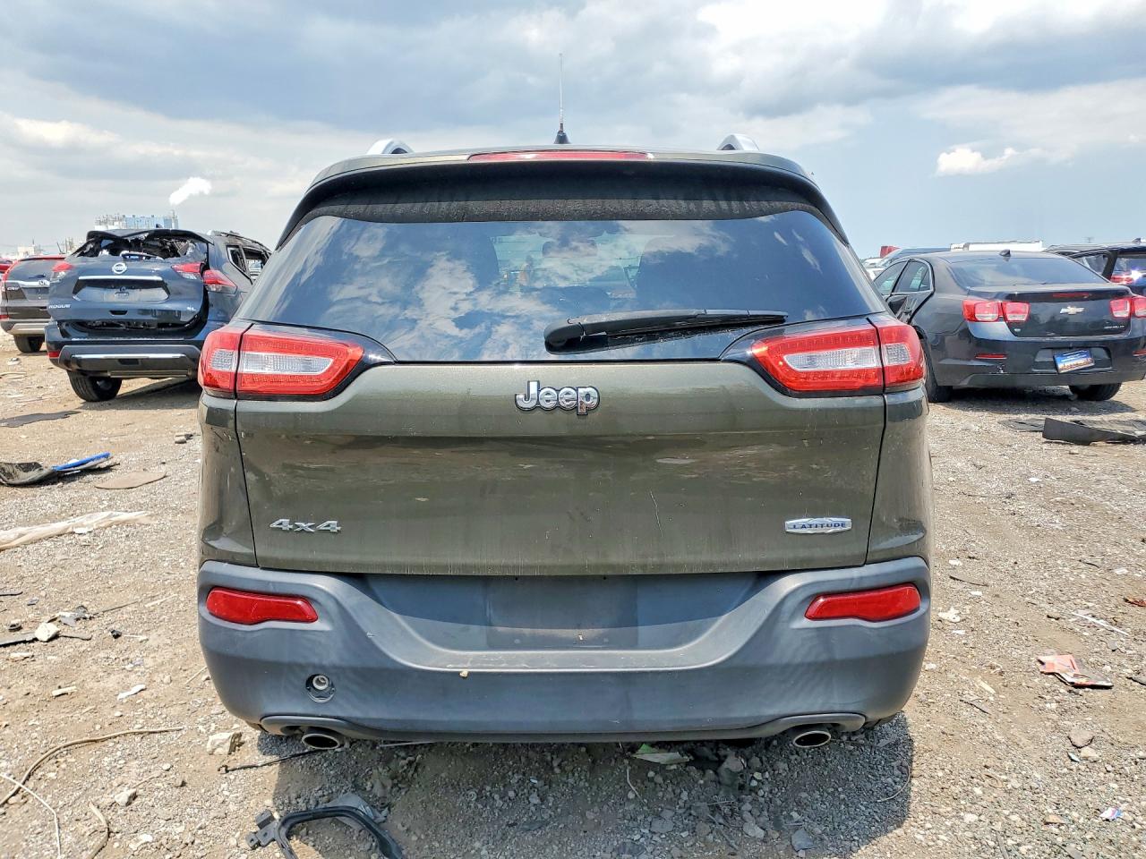 2014 Jeep Cherokee Latitude Gray vin: 1C4PJMCSXEW258966