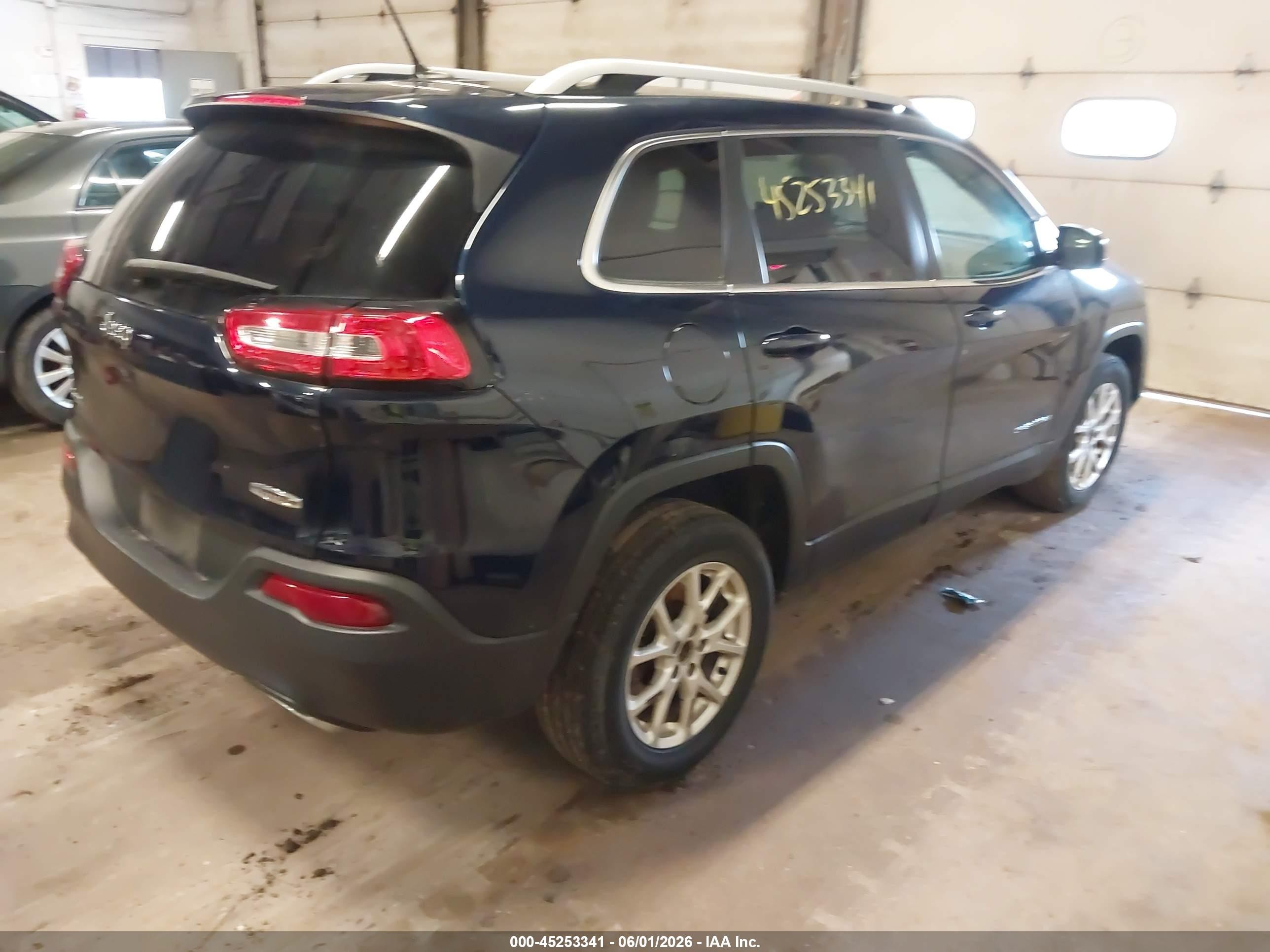 2015 Jeep Cherokee Latitude Blue vin: 1C4PJMCSXFW501242