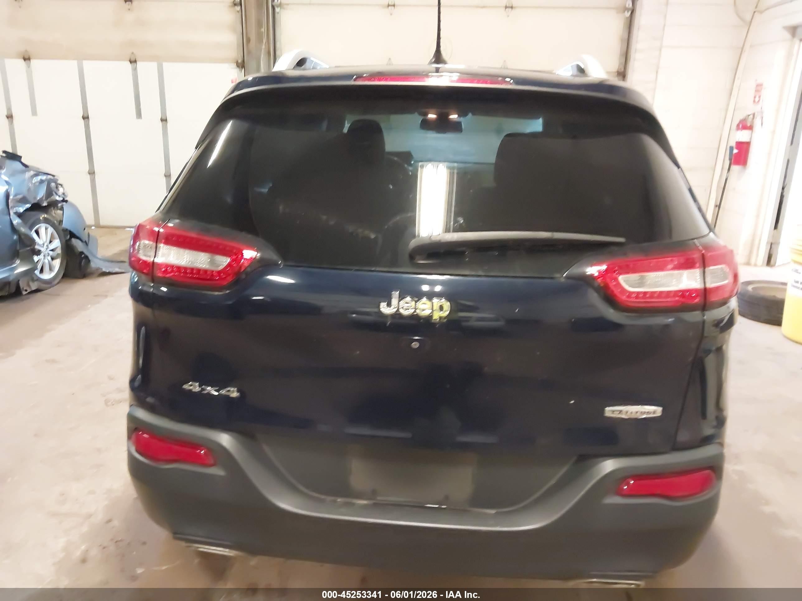 2015 Jeep Cherokee Latitude Blue vin: 1C4PJMCSXFW501242