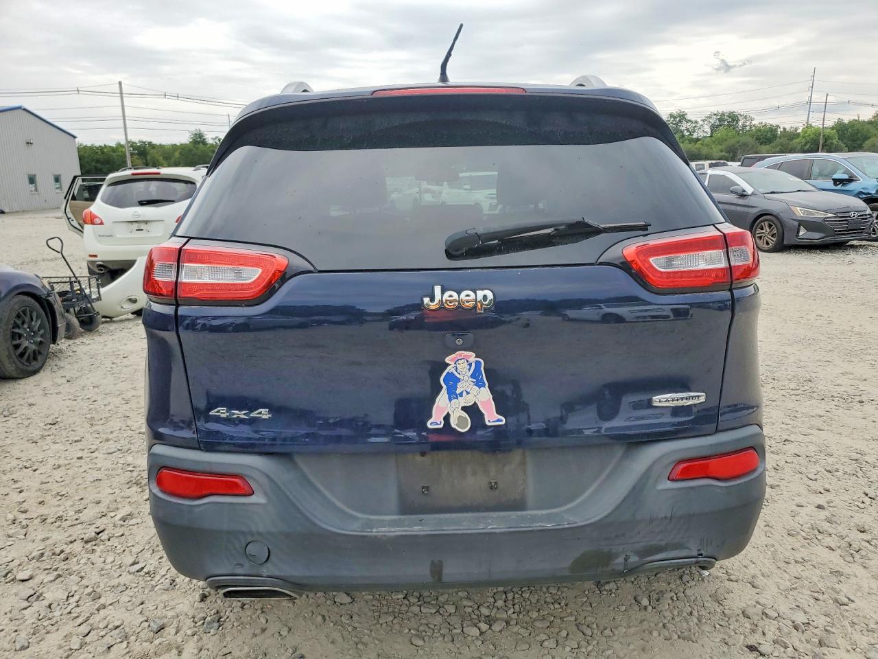 2015 Jeep Cherokee Latitude Blue vin: 1C4PJMCSXFW504710