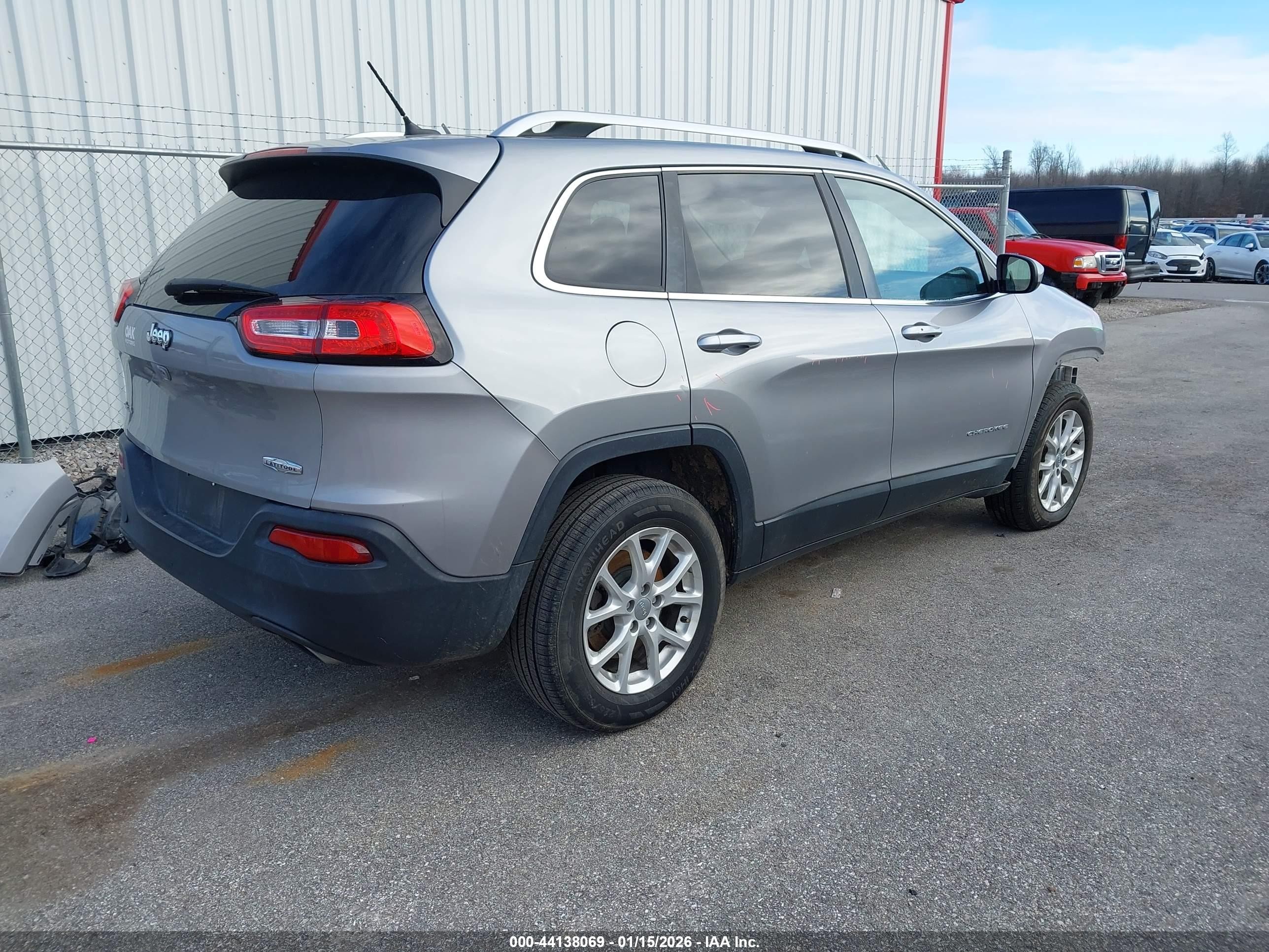 2015 Jeep Cherokee Latitude Silver vin: 1C4PJMCSXFW529722