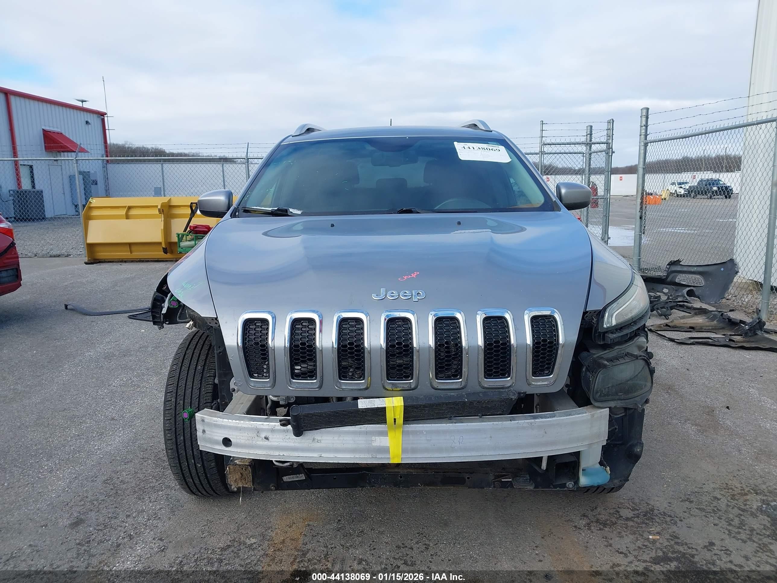 2015 Jeep Cherokee Latitude Silver vin: 1C4PJMCSXFW529722