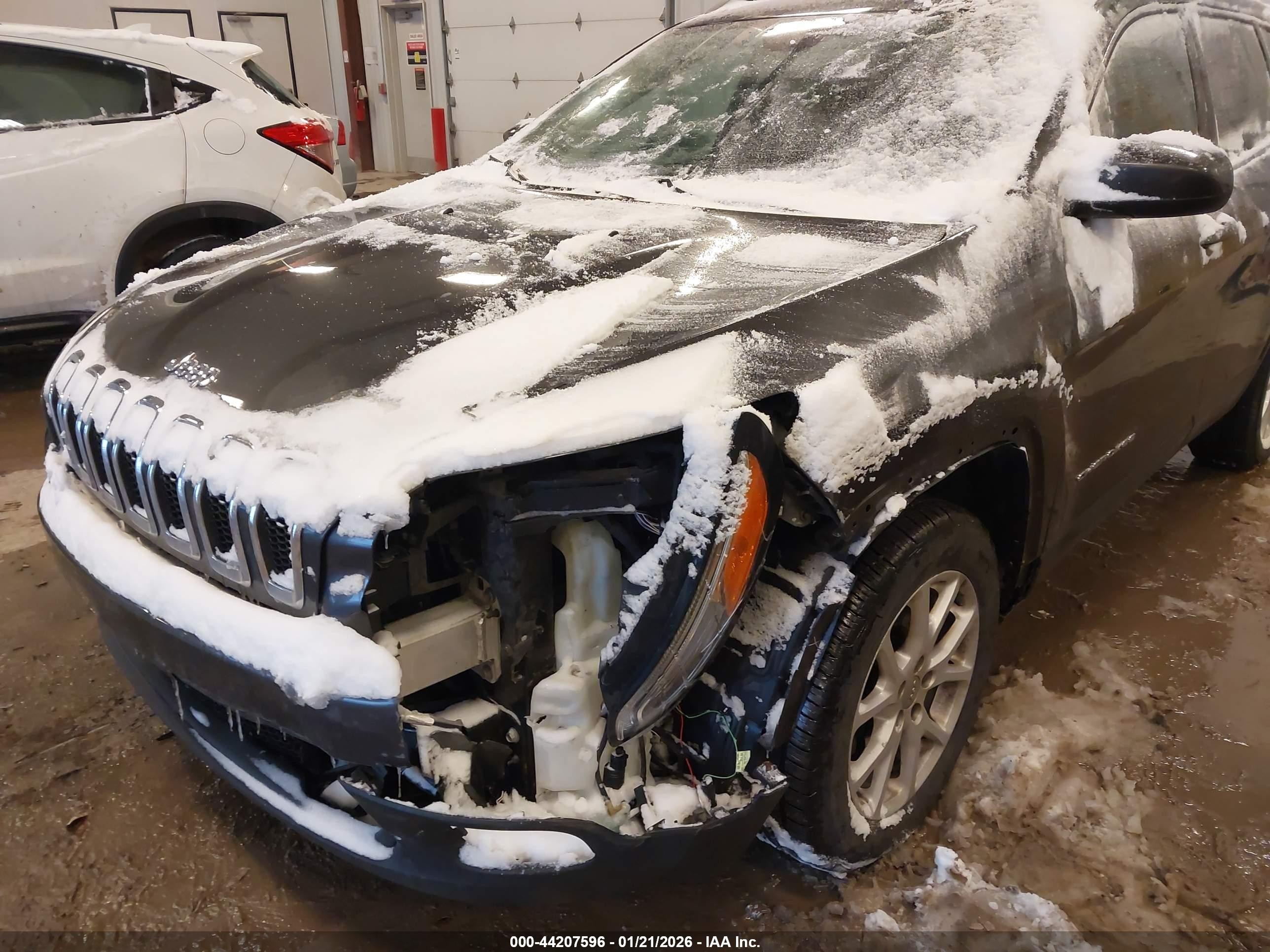 2015 Jeep Cherokee Latitude Gray vin: 1C4PJMCSXFW583067